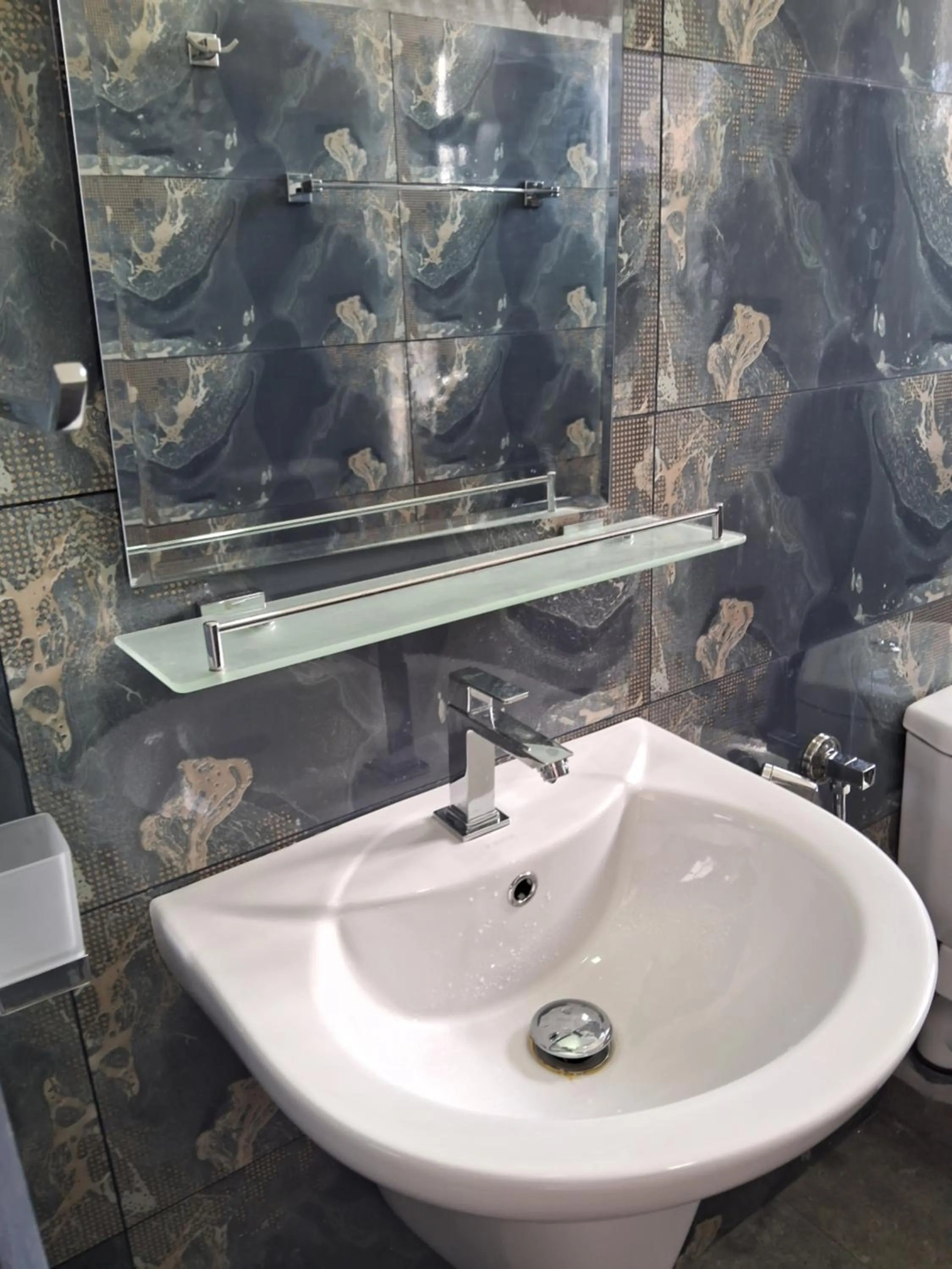 Bathroom in RKO Villa27 - Unawatuna