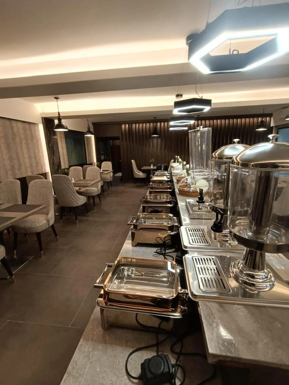 Restaurant/places to eat in Hotel Monsoon Palace Guwahati