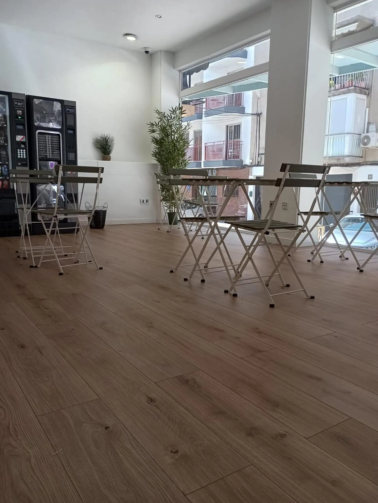 Dining area in Fleming Center by Punta 25 Hotels Group