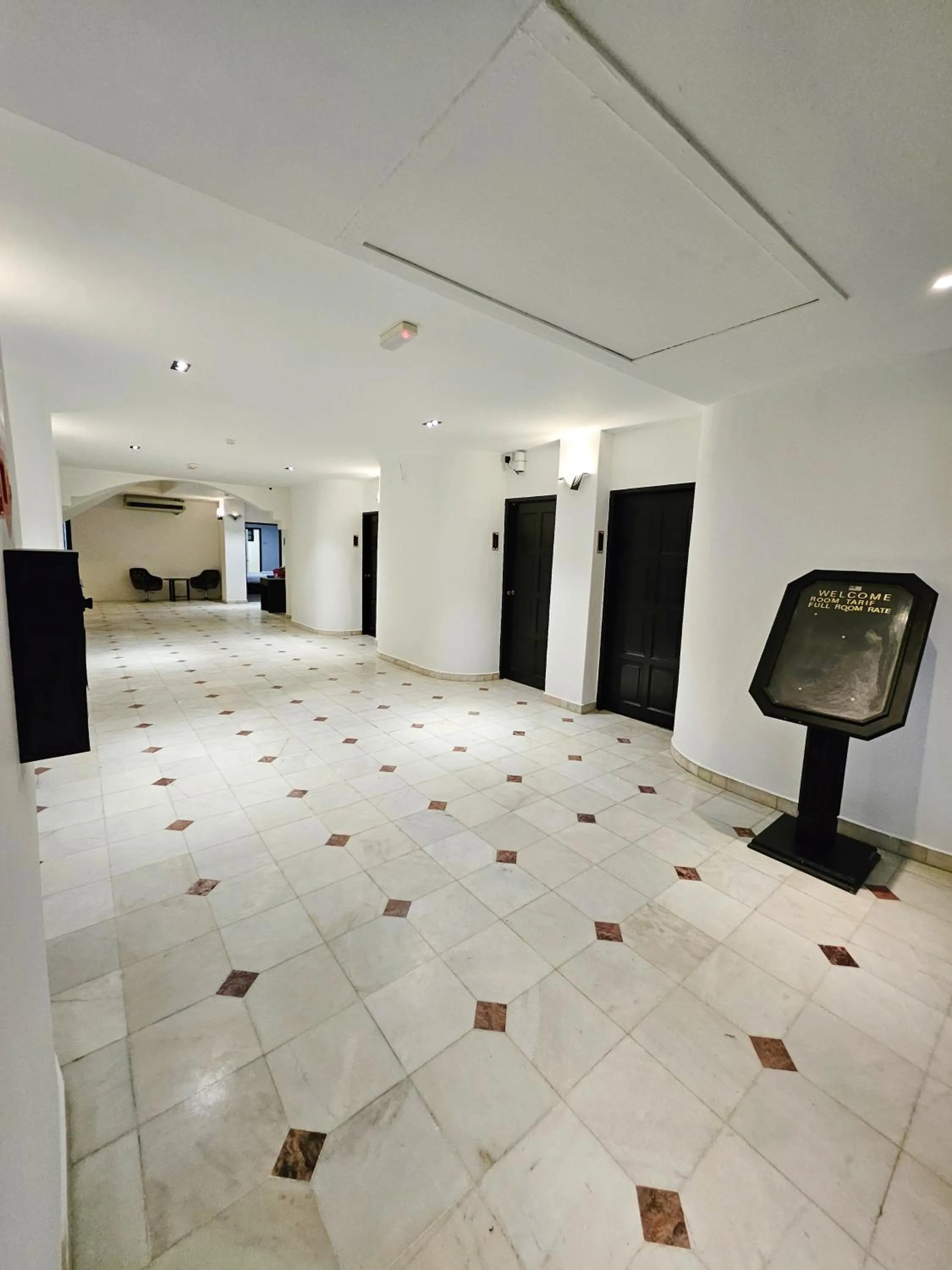 Area and facilities in Luna Hotel by Moonknight