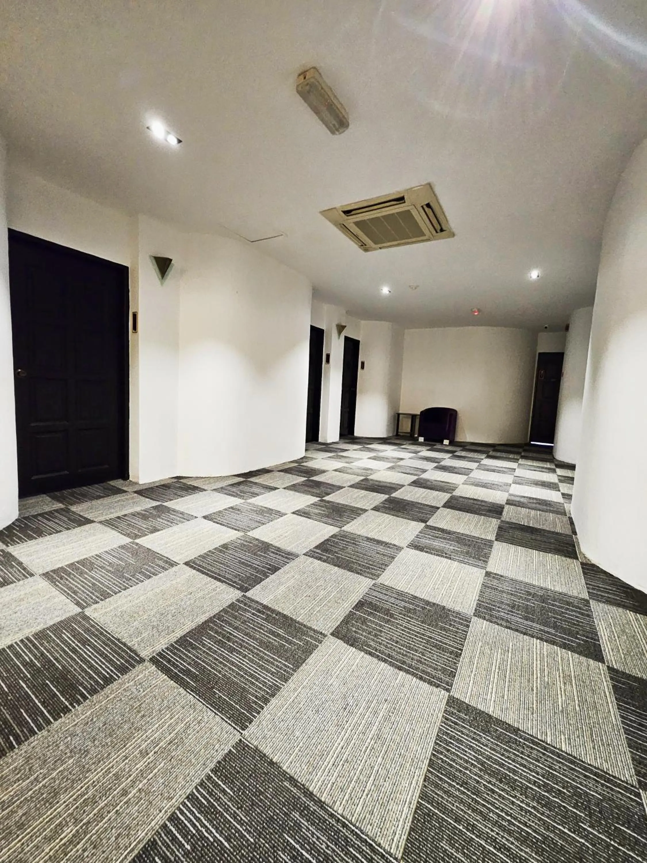 Area and facilities in Luna Hotel by Moonknight