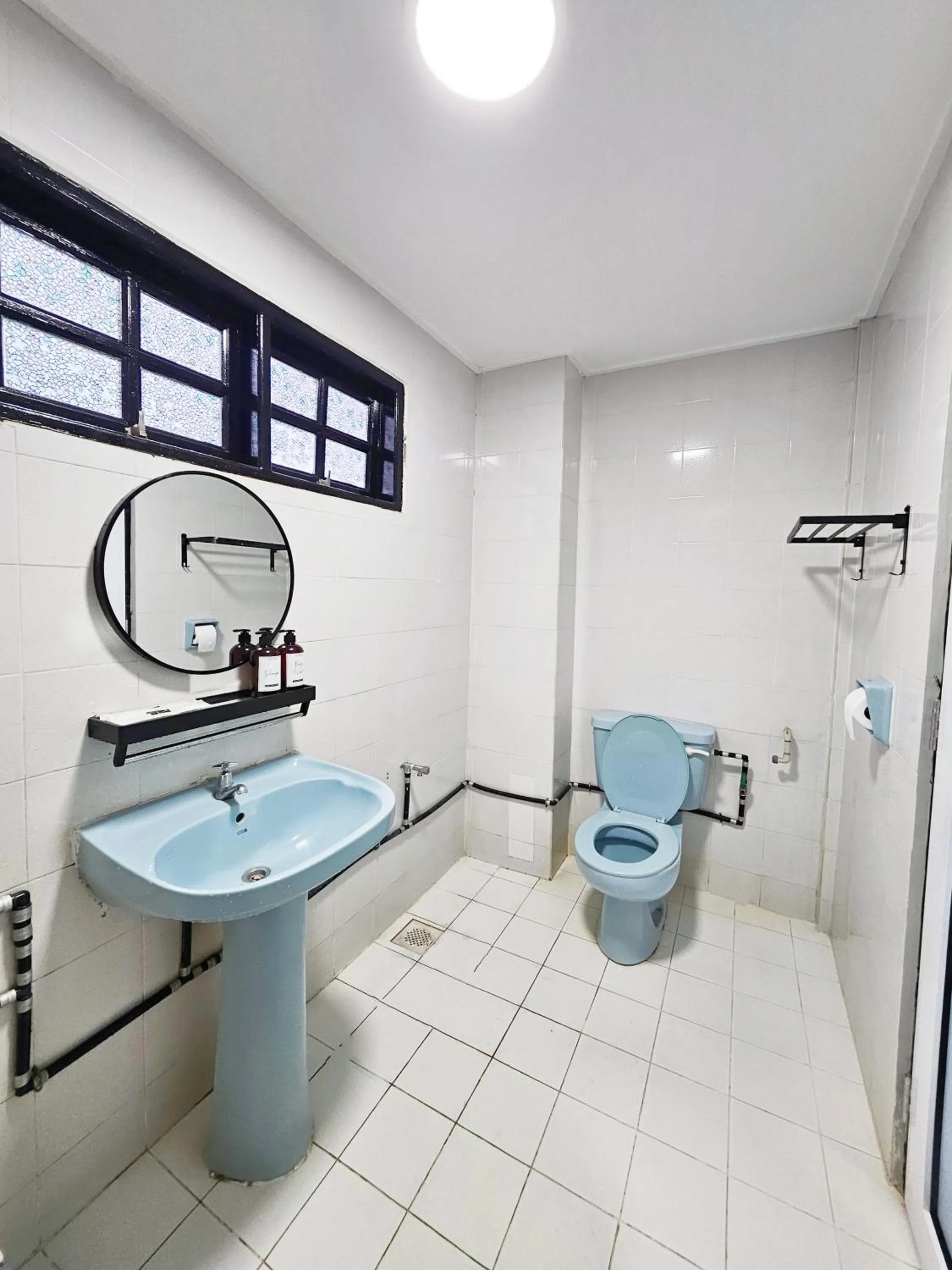 Toilet in Luna Hotel by Moonknight