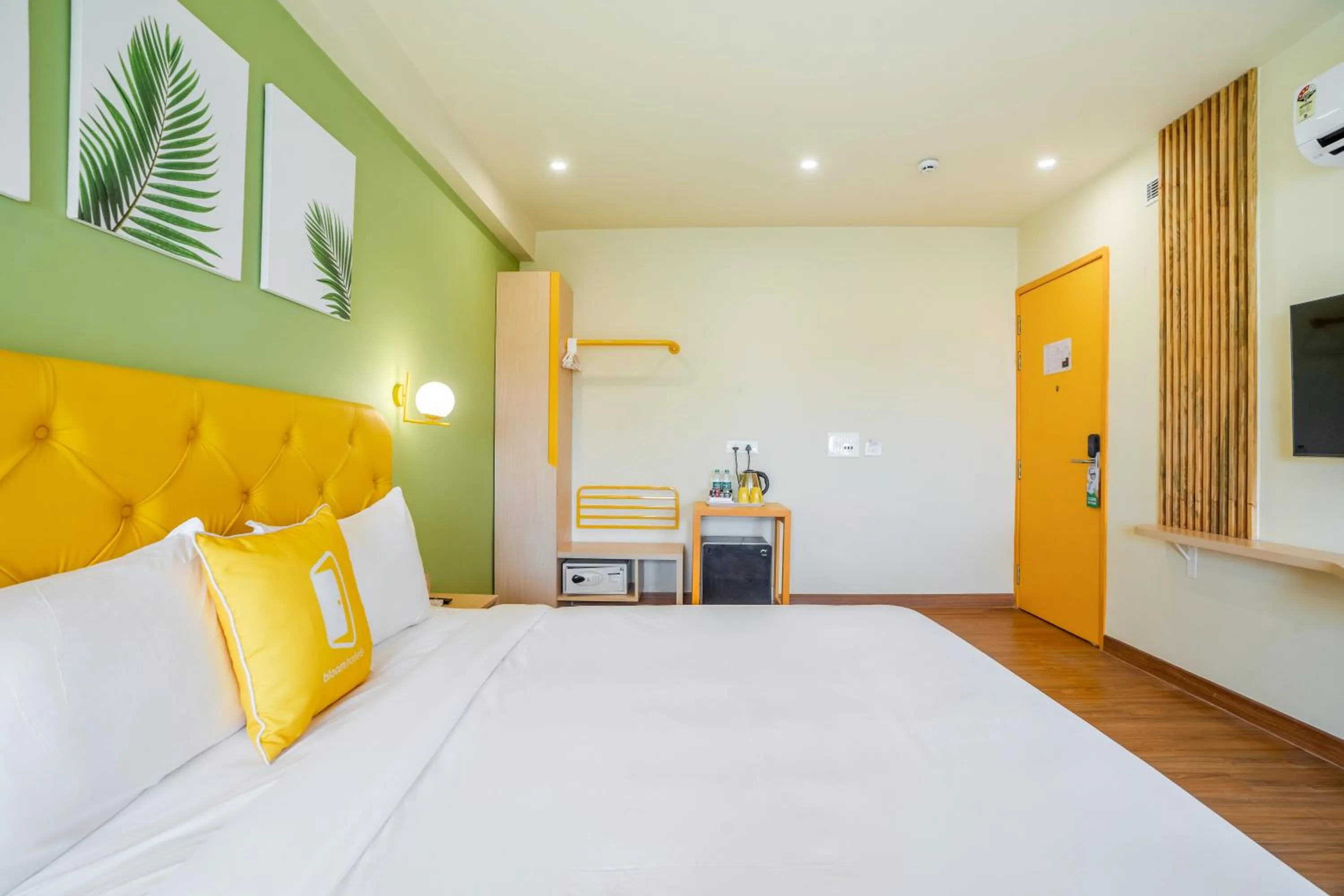 Photo of the whole room, Bed in Bloom Hotel - Medicity Gurugram