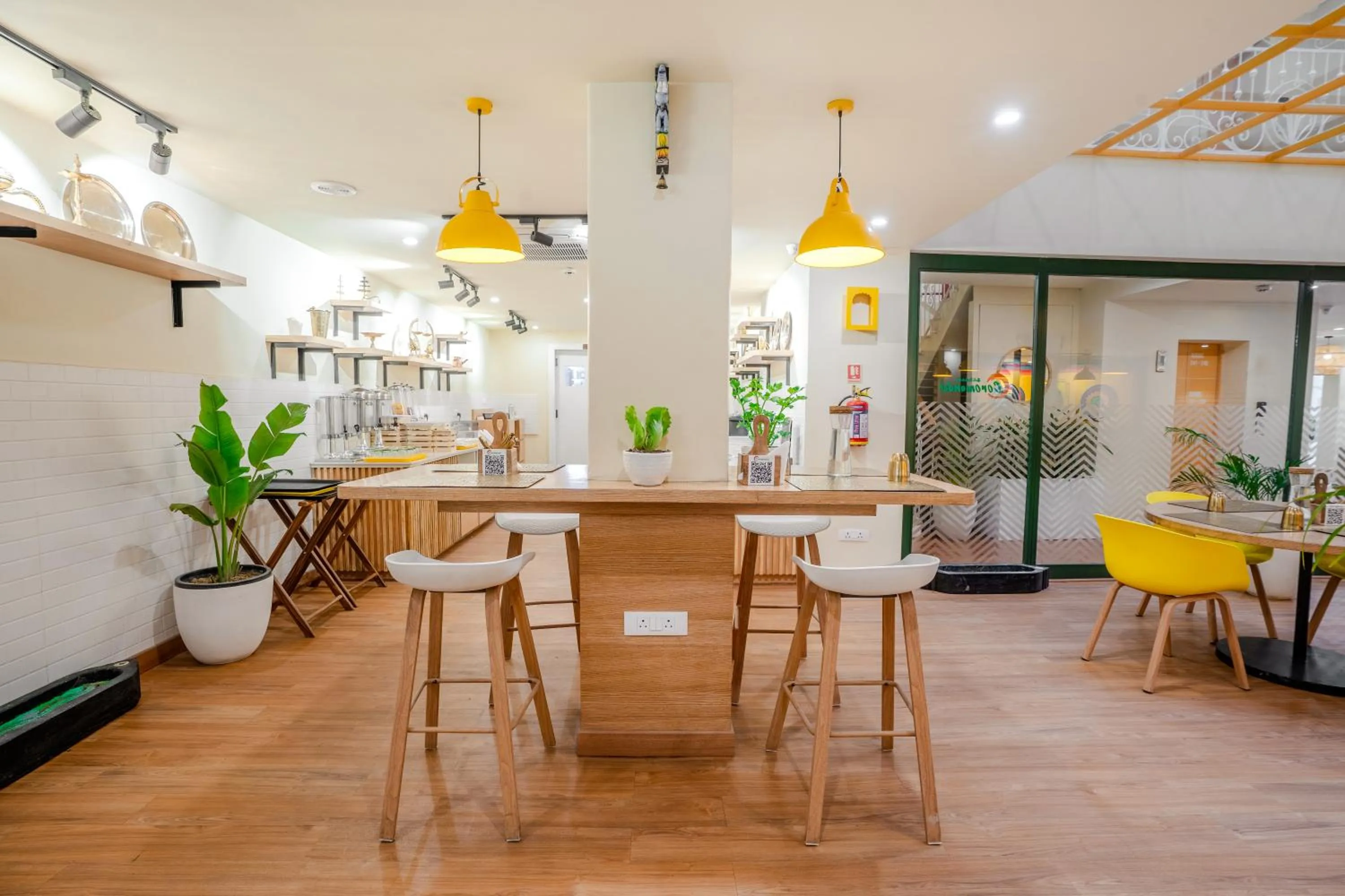 Restaurant/places to eat in Bloom Hotel - Medicity Gurugram