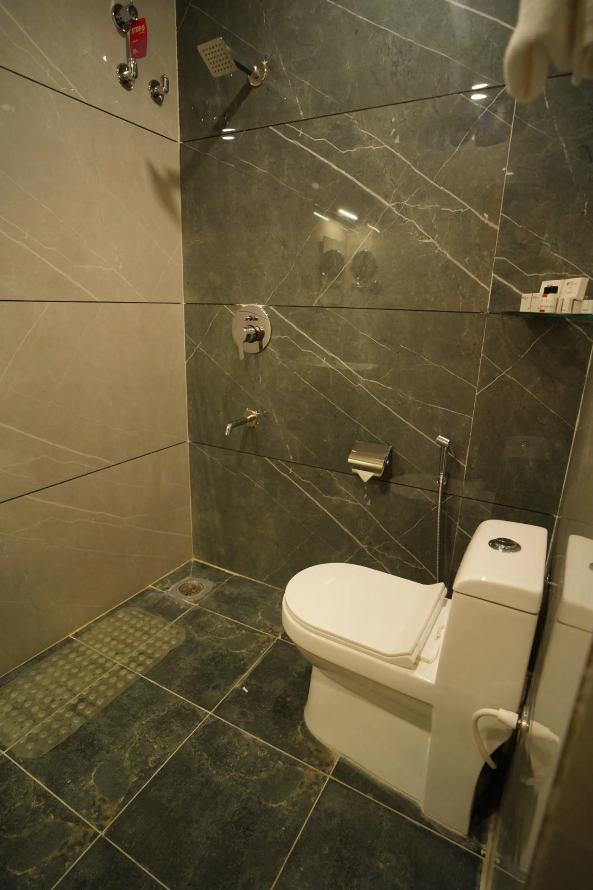 Shower in Emerald Urban Comforts