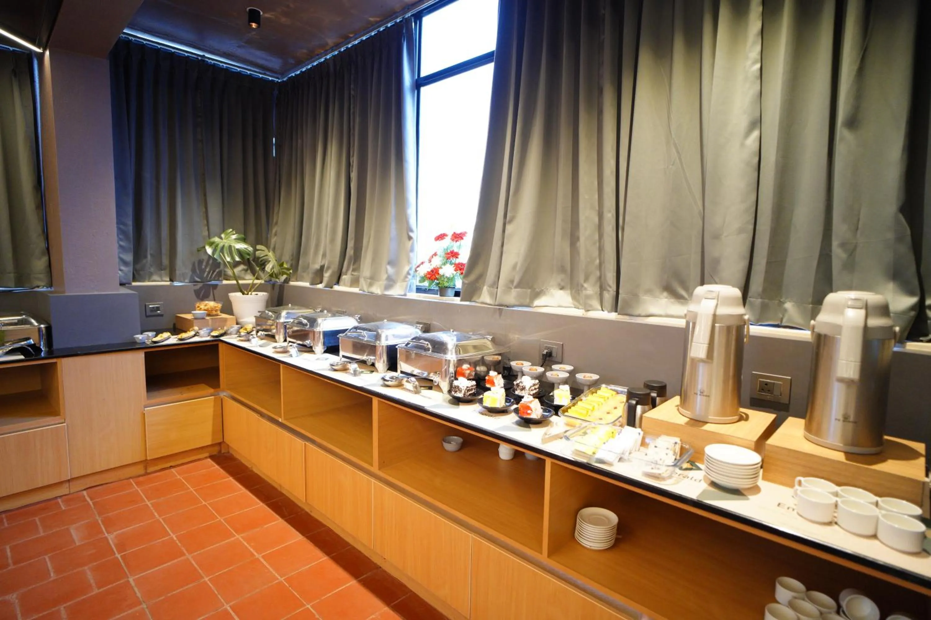 Breakfast in Emerald Urban Comforts