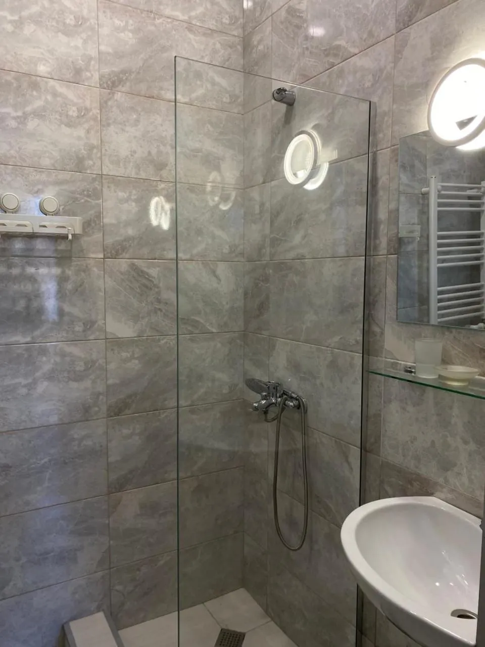 Shower in Art Nova 10 COMPACT