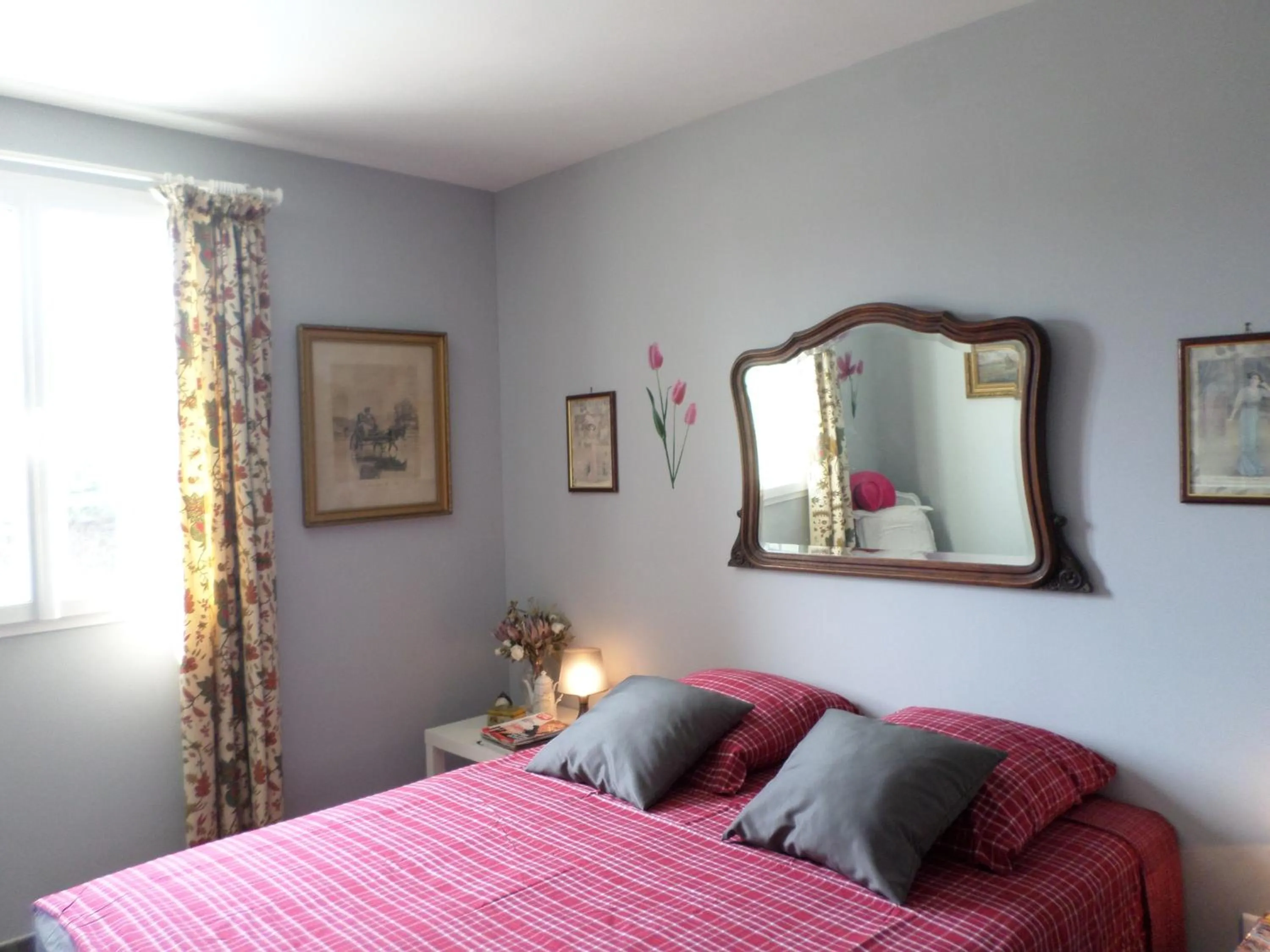 Bedroom, Bed in Les Broussous