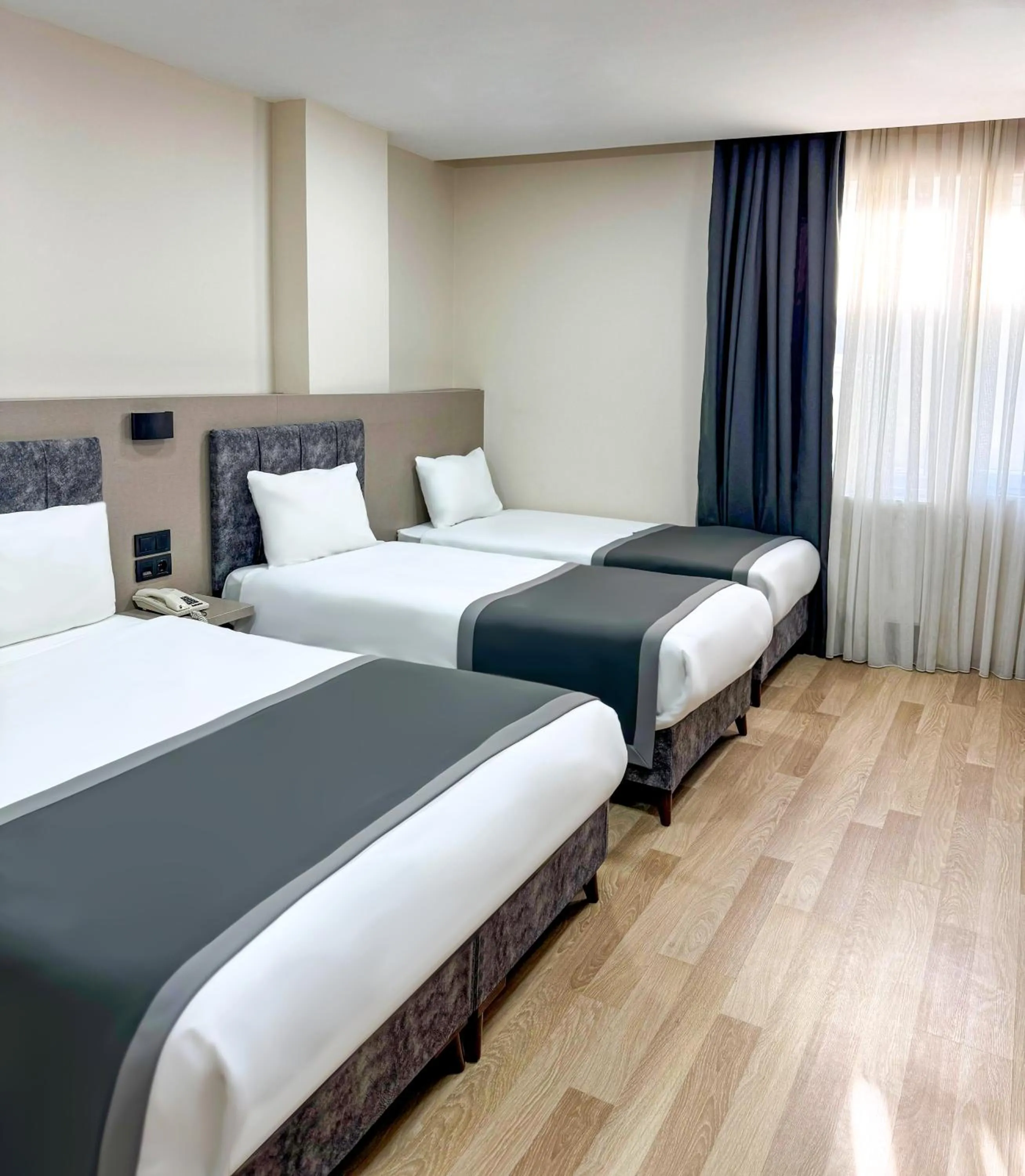 Photo of the whole room in The Business Class Hotel