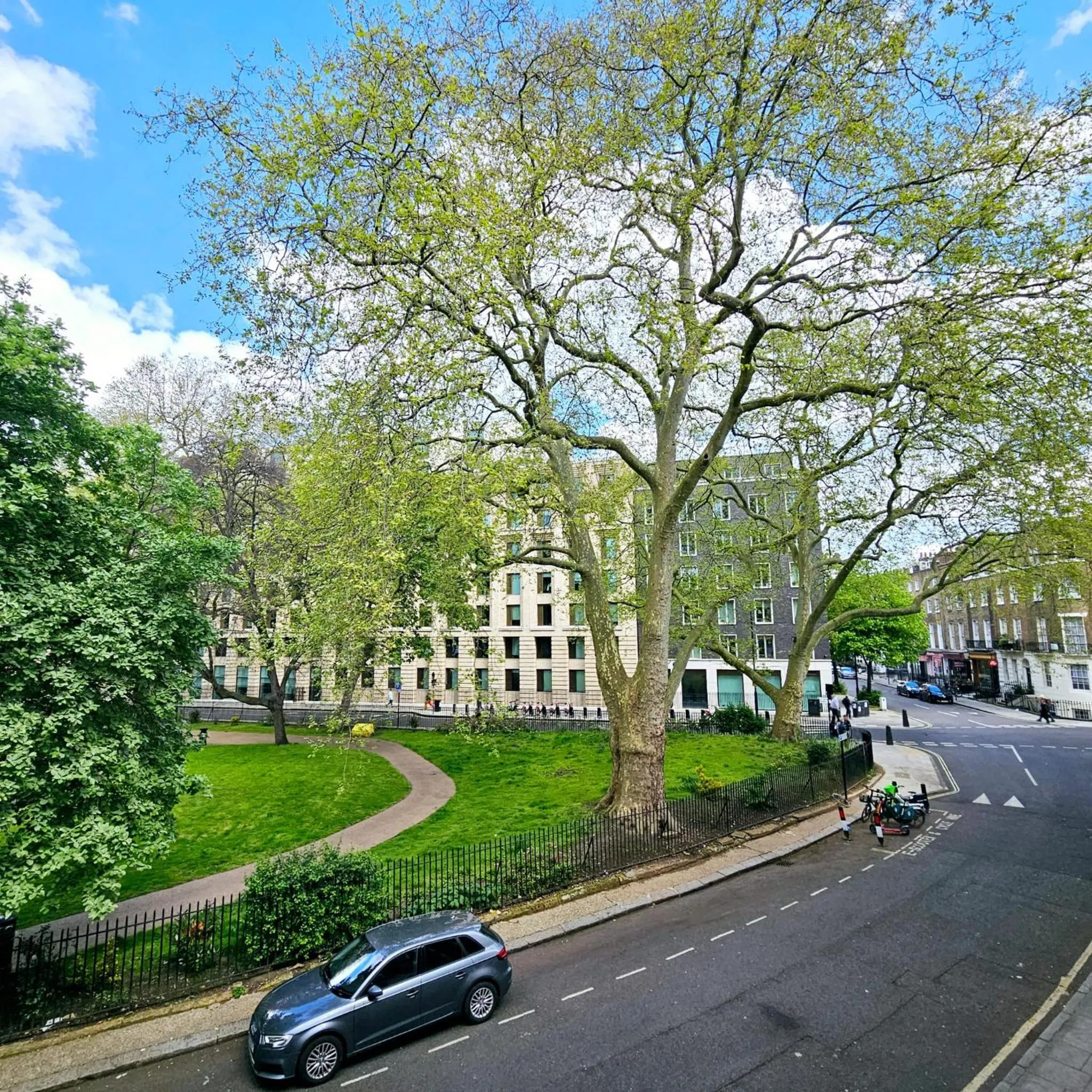 Garden view in George Hotel