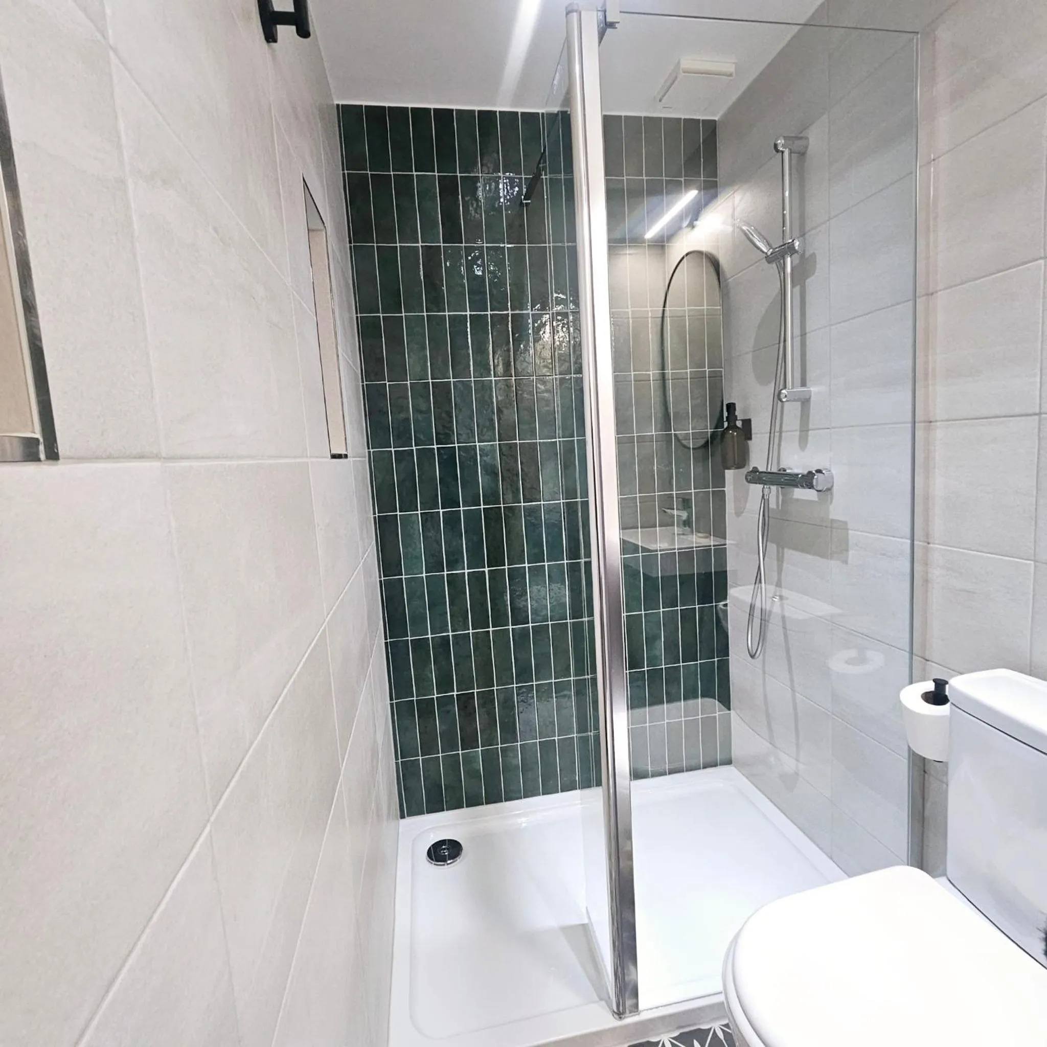 Bathroom in George Hotel