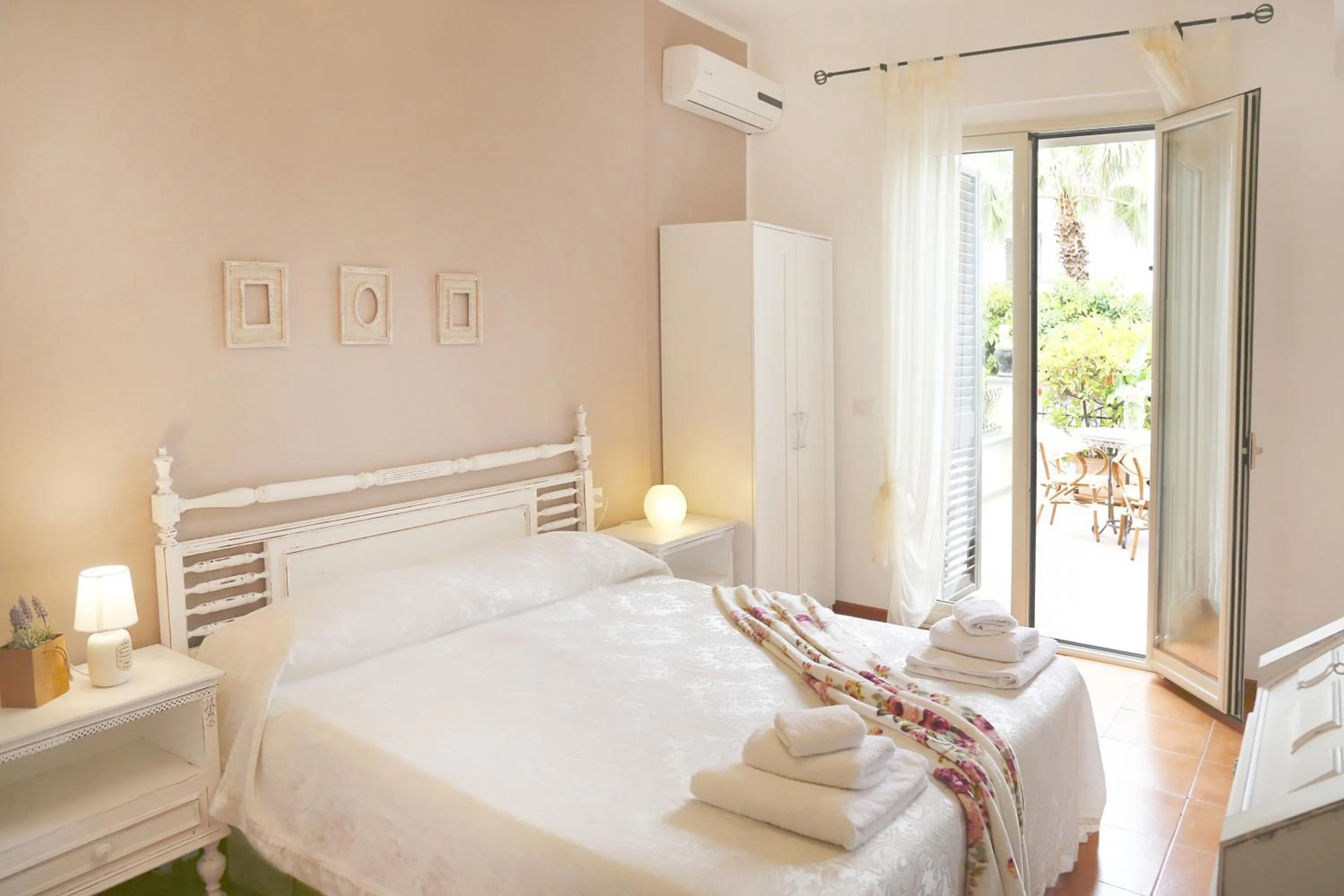Bed in Villa Ortensia