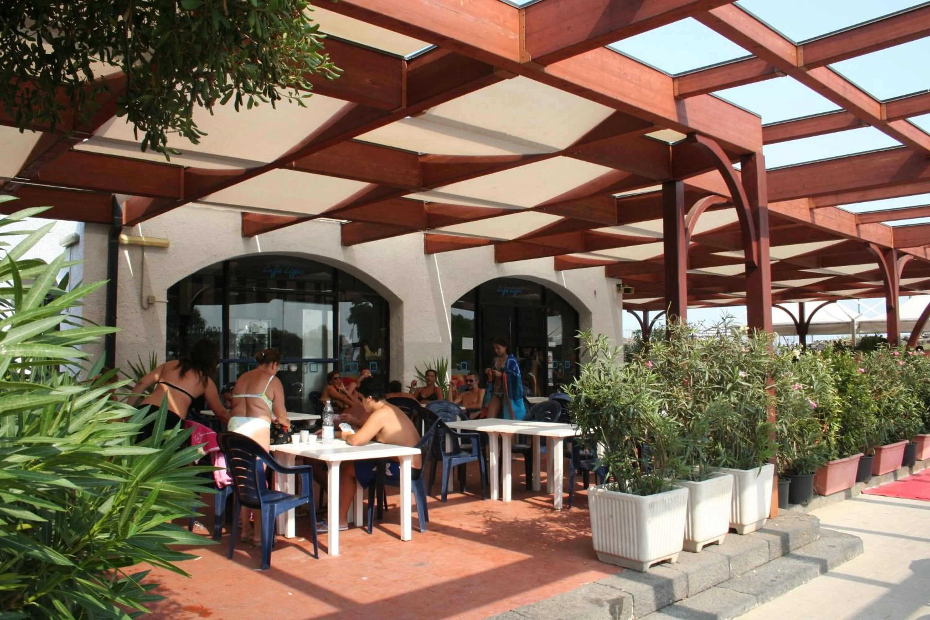 Restaurant/places to eat in Villa Ortensia