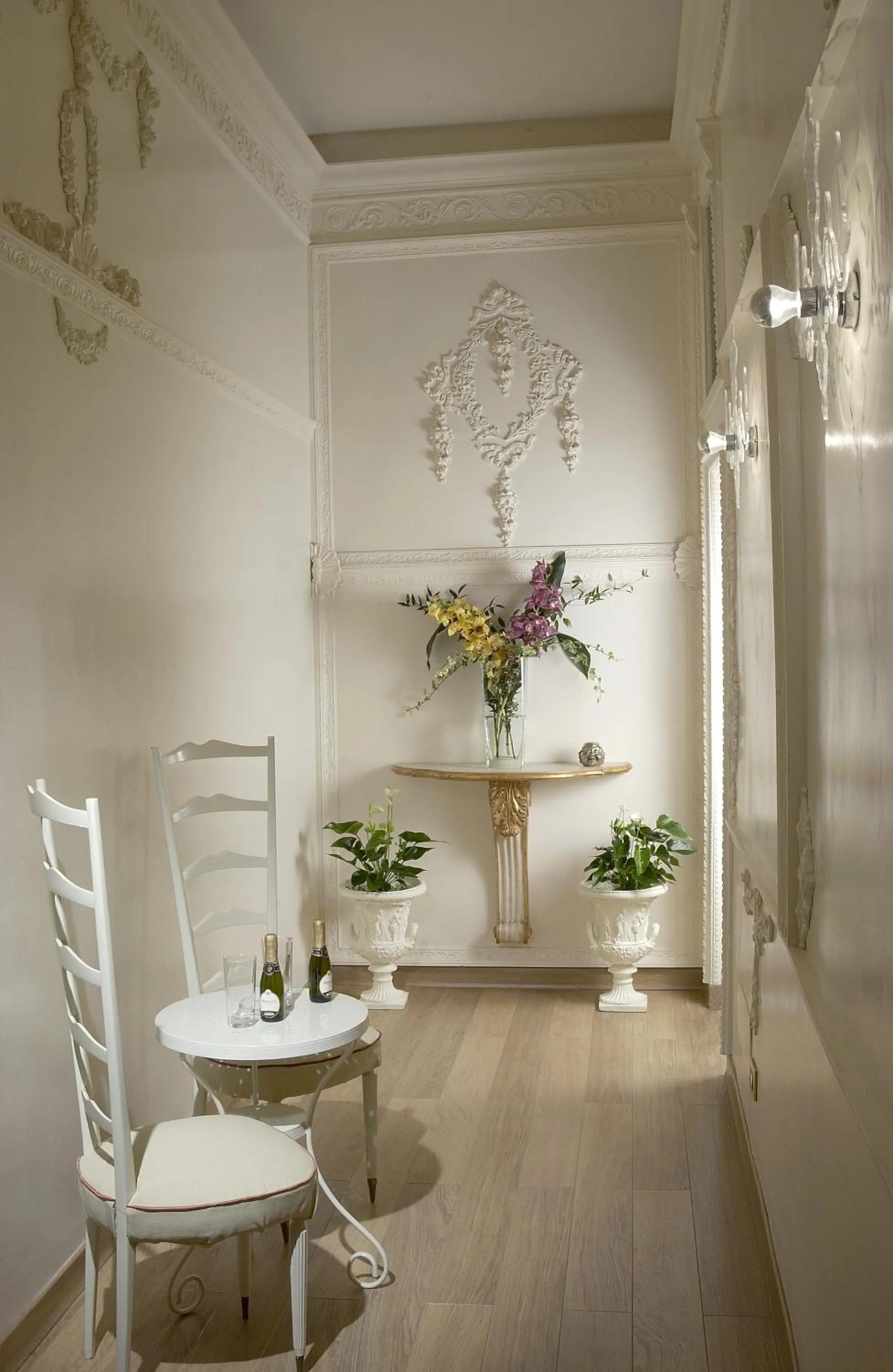 Decorative detail in Suites Rome