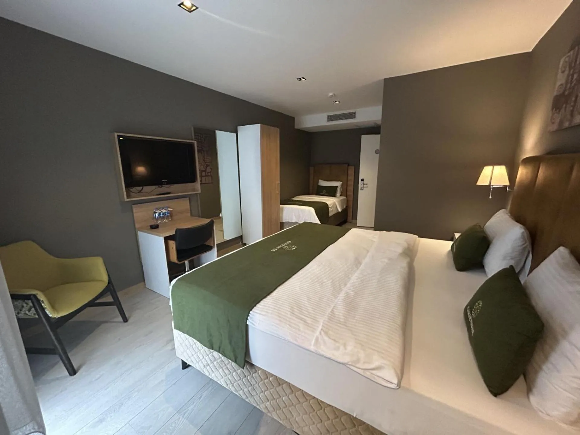 Bed in Gardenmode Airport Hotel