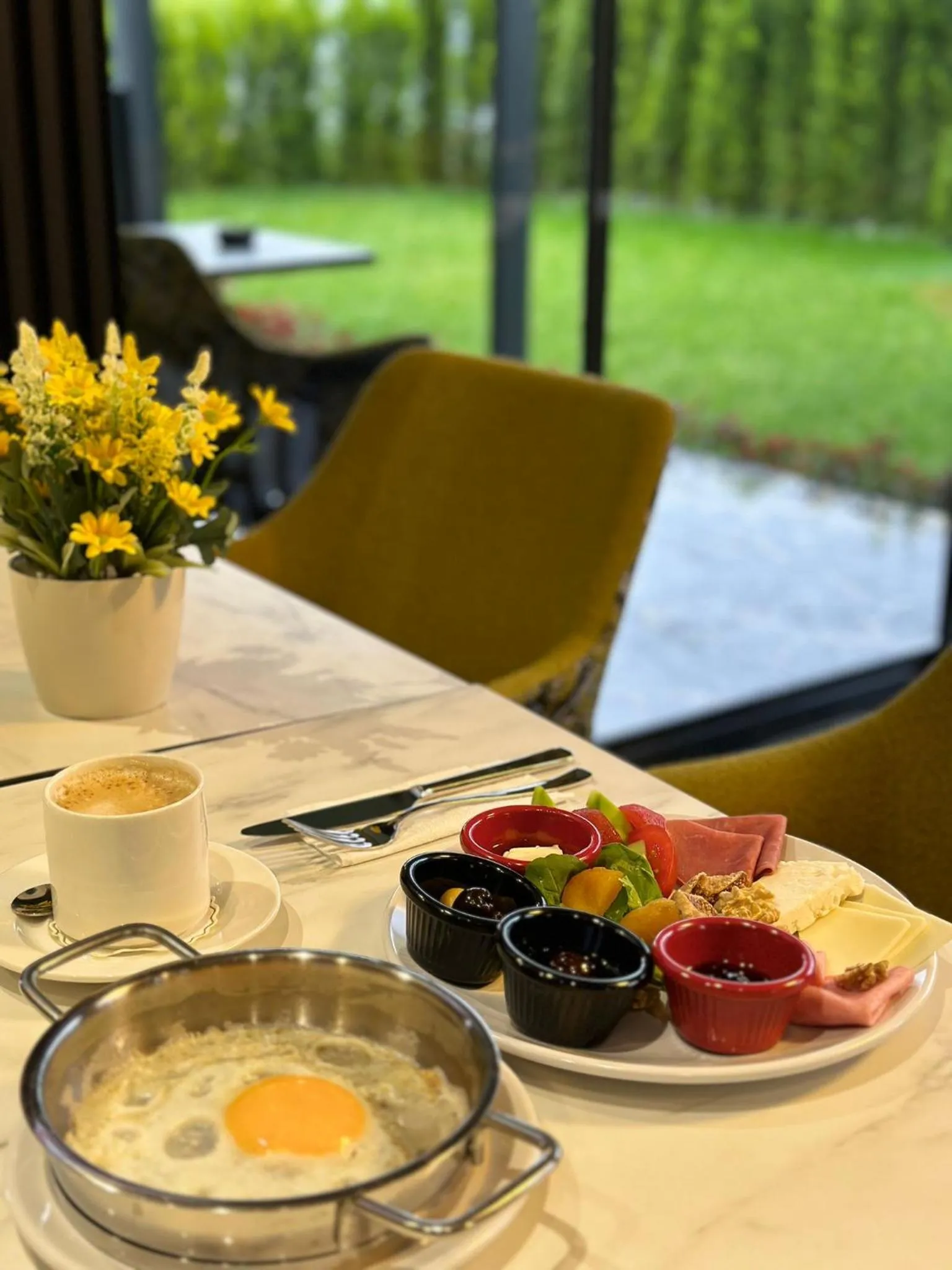 Breakfast in Gardenmode Airport Hotel