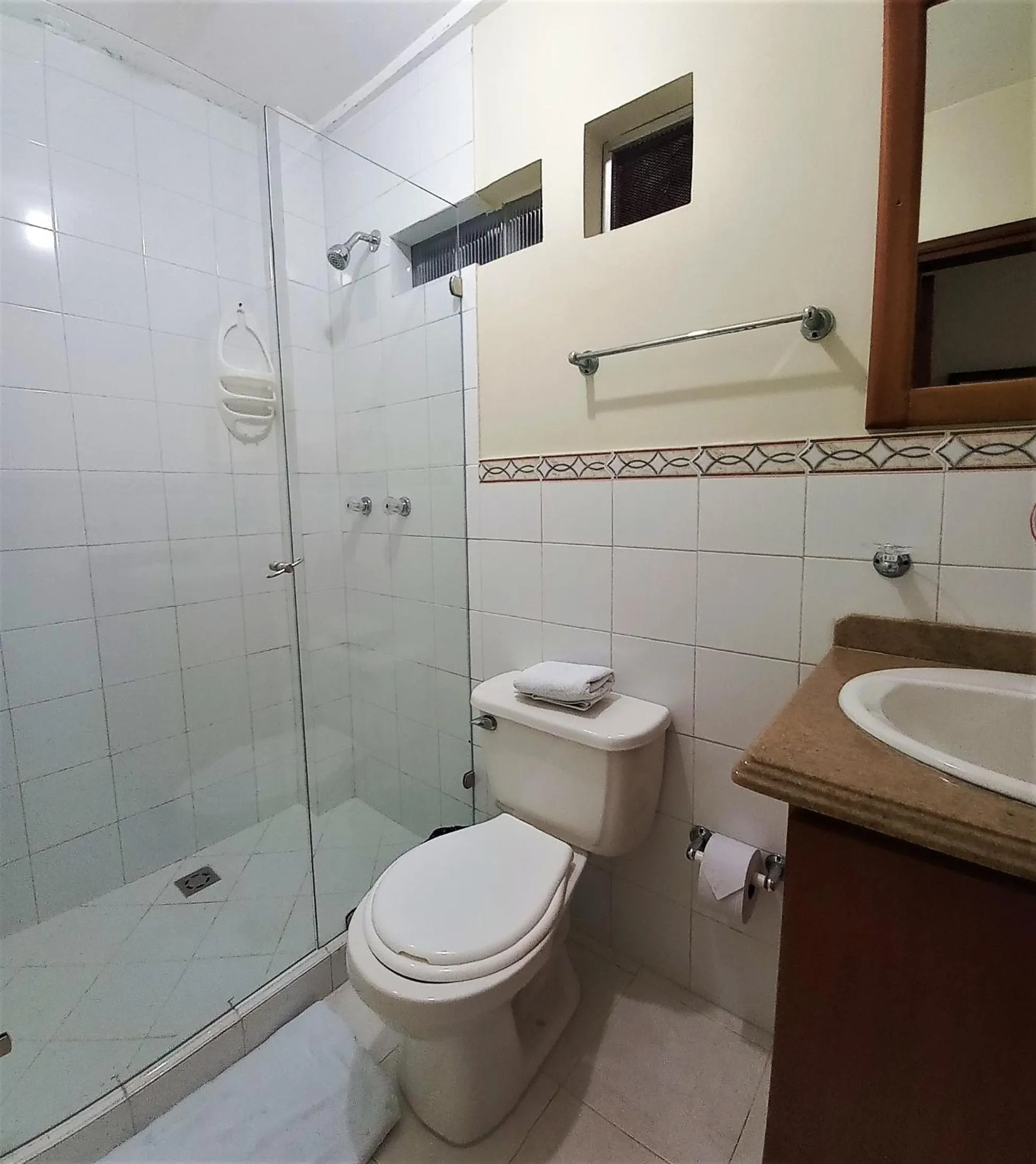 Shower in San Juan Del Lago