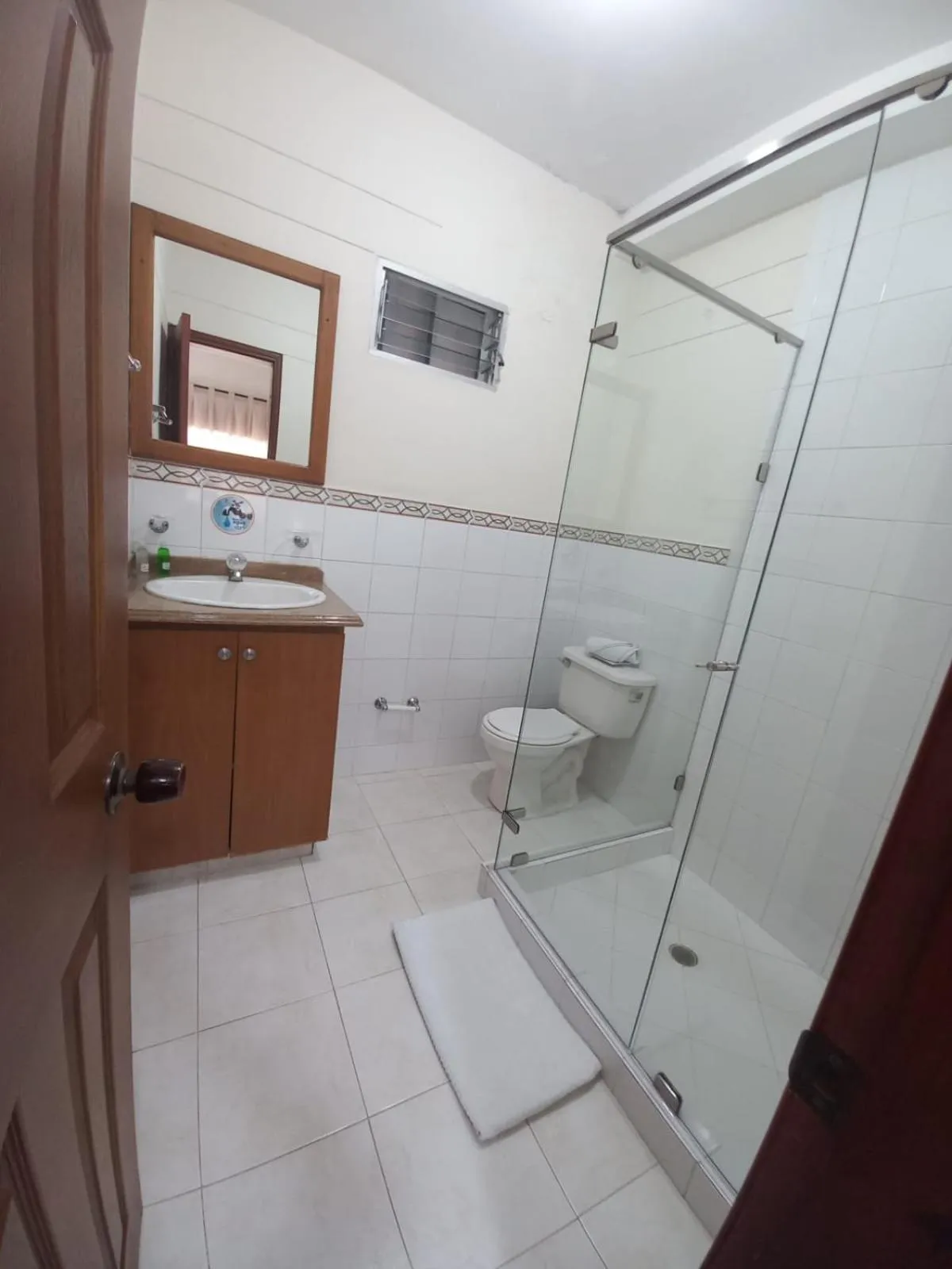 Shower in San Juan Del Lago