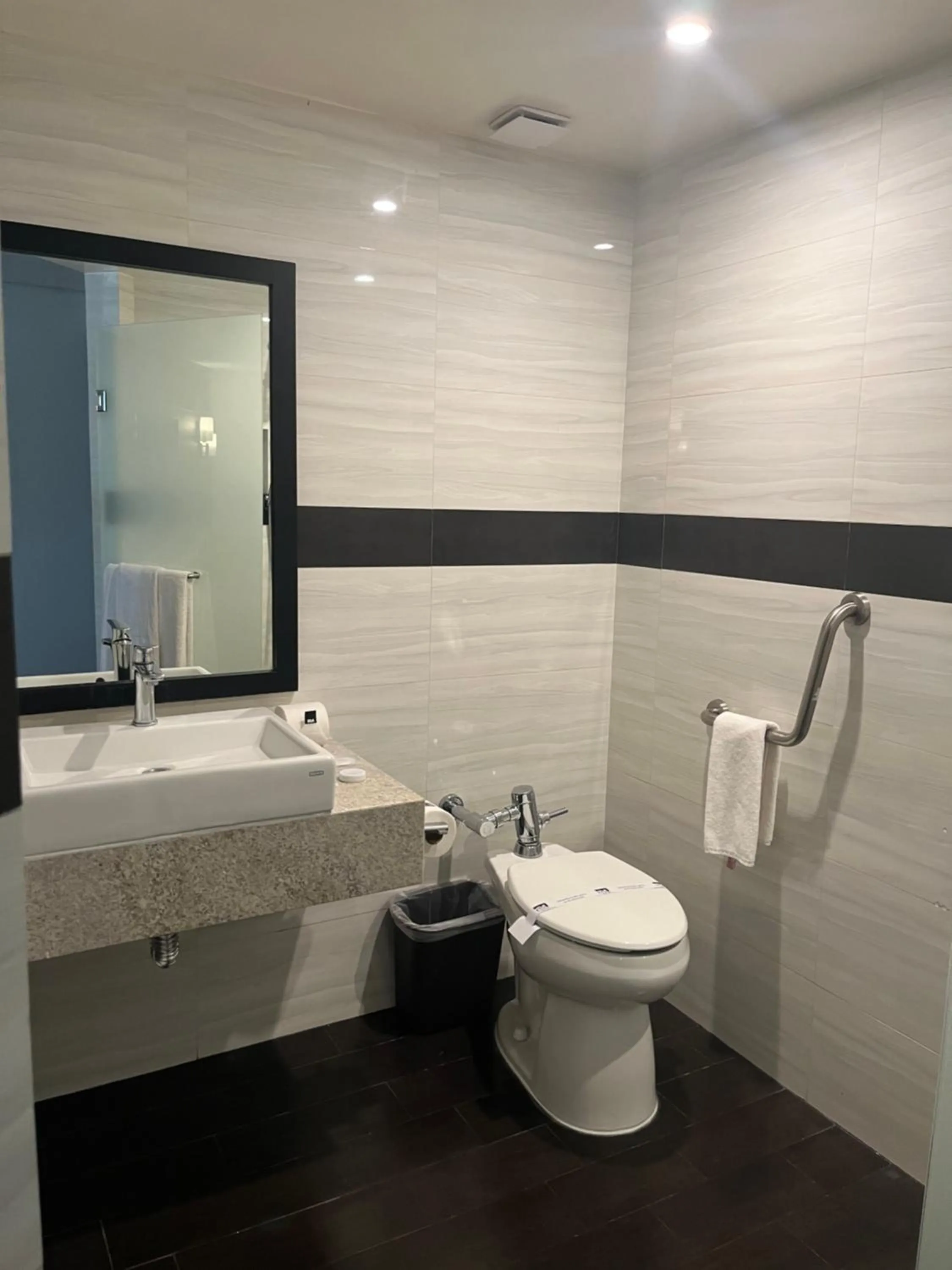 Shower in Hotel Real Alameda de Queretaro