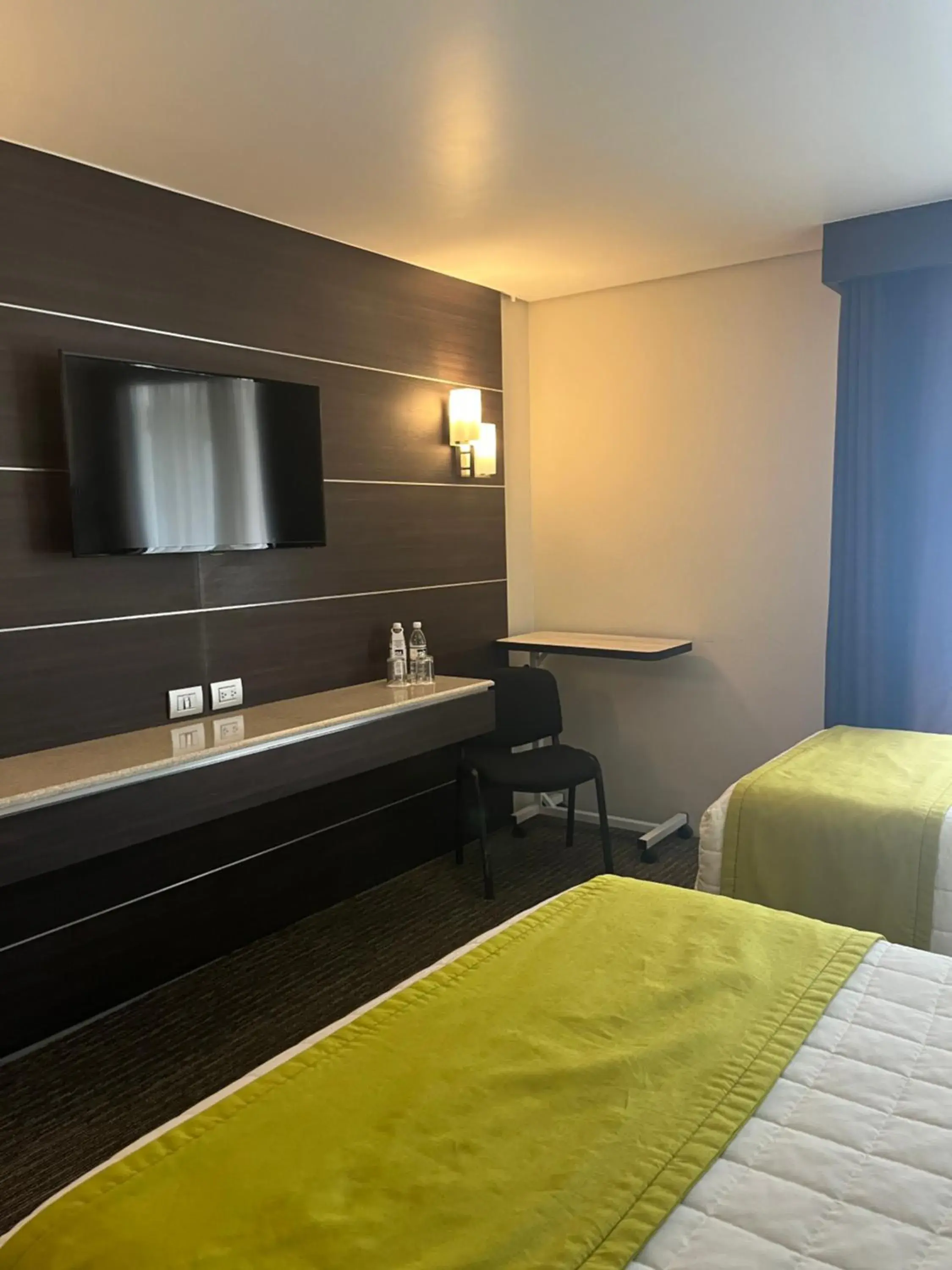 Twin Room - Disability Access in Hotel Real Alameda de Queretaro Twin Room - Disability Access in Hotel Real Alameda de Queretaro