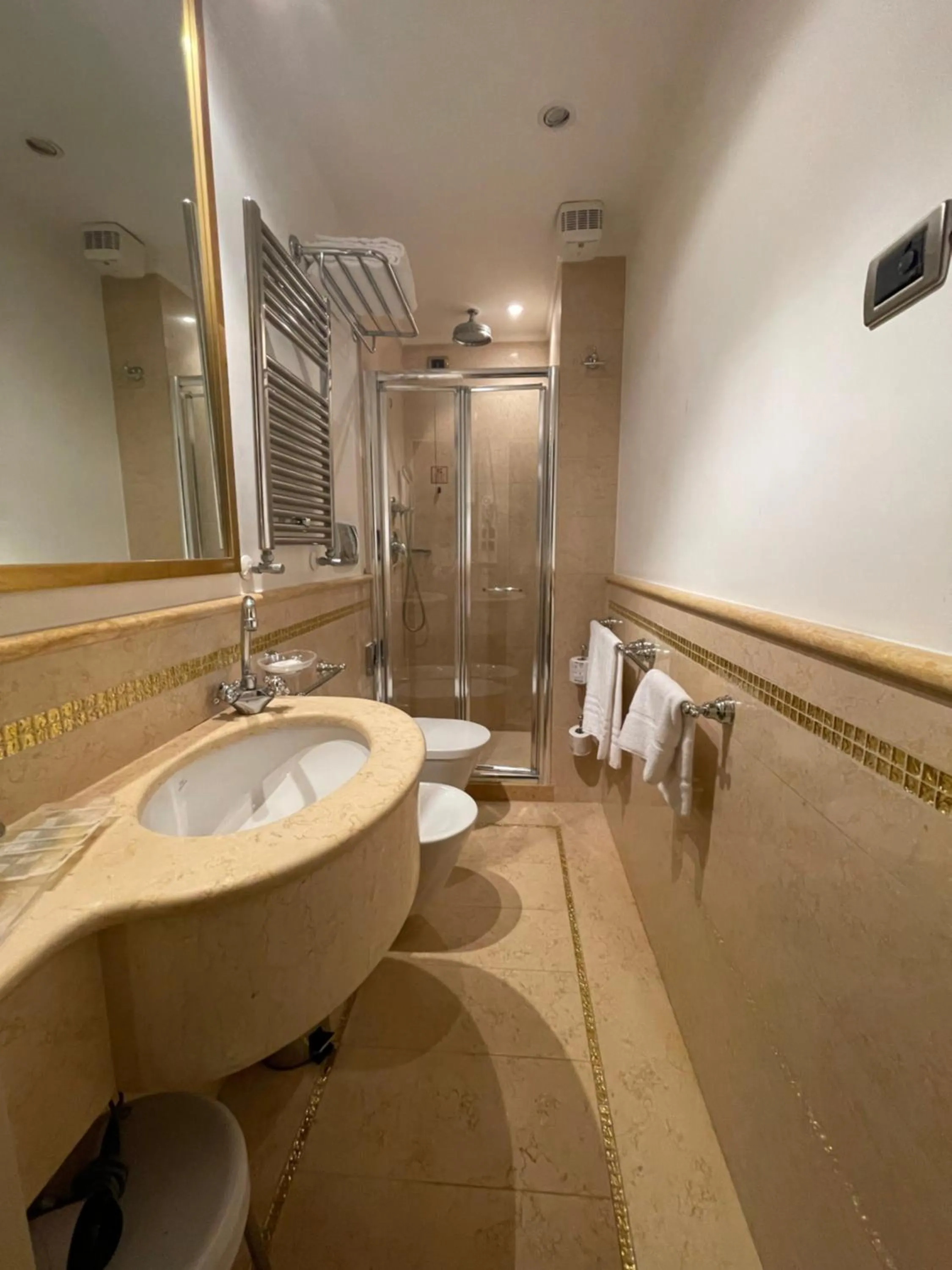 Shower in Ca' Princess