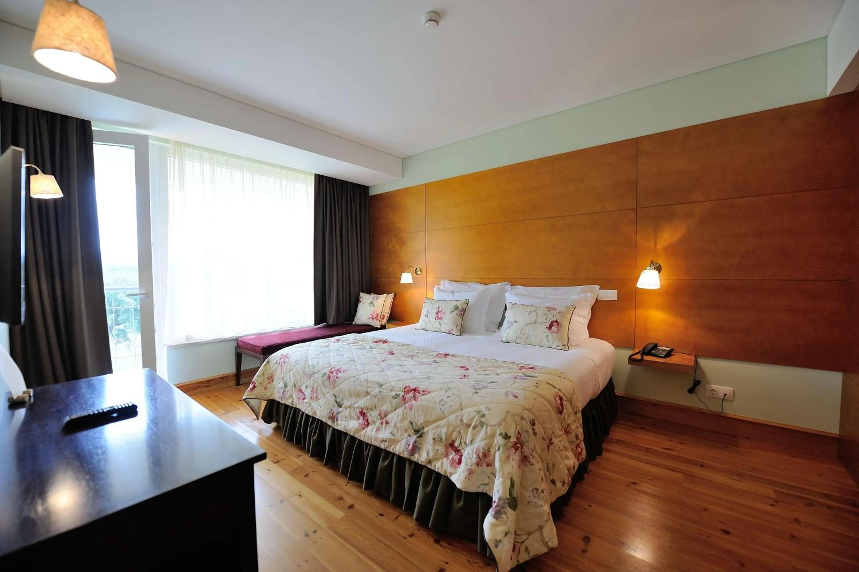 Photo of the whole room, Bed in Cabecas do Reguengo