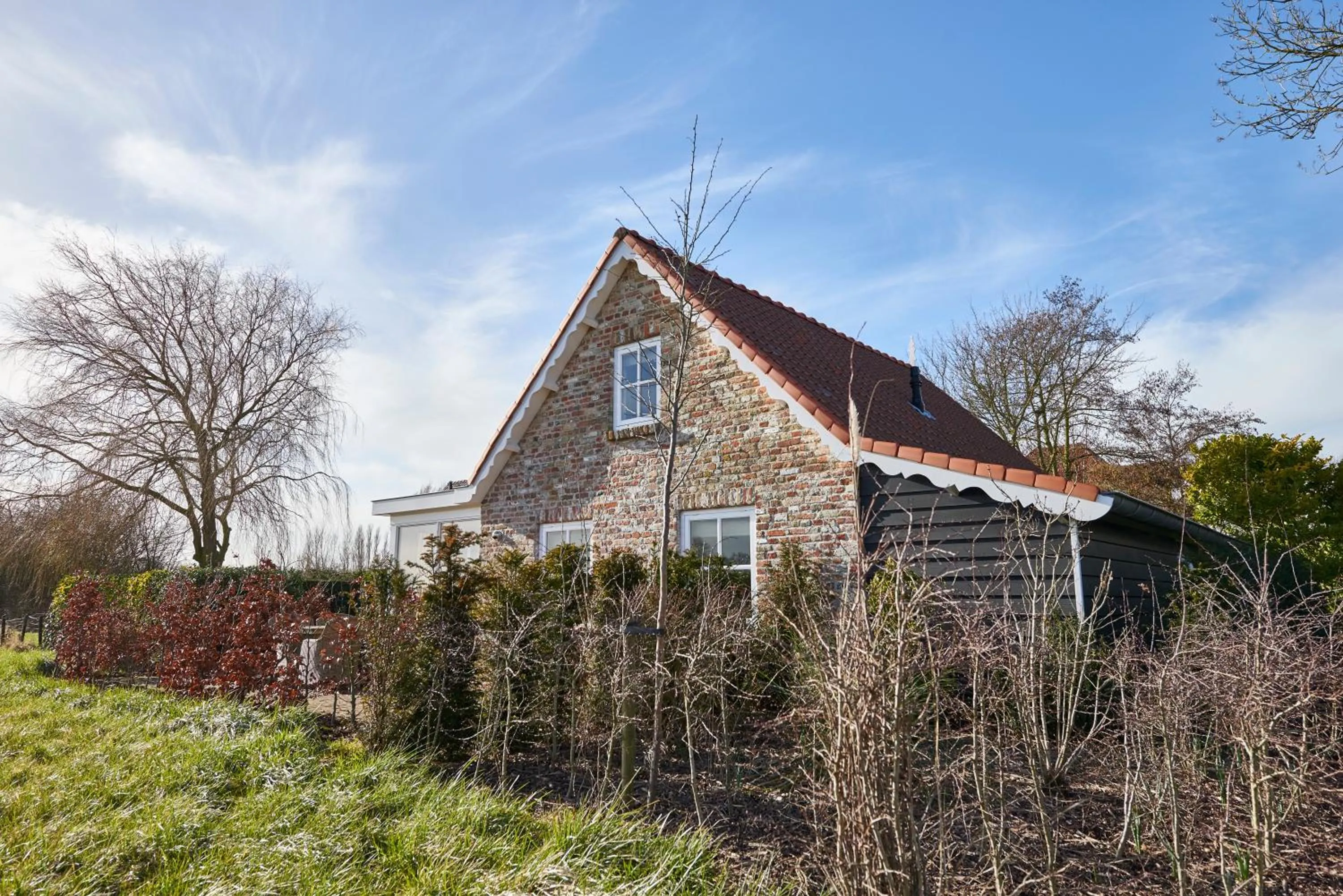 Property building in Villa Magnolia