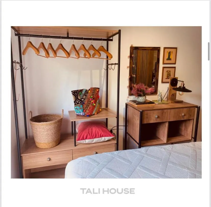 wardrobe in TALI HOUSE - Casa Hotel