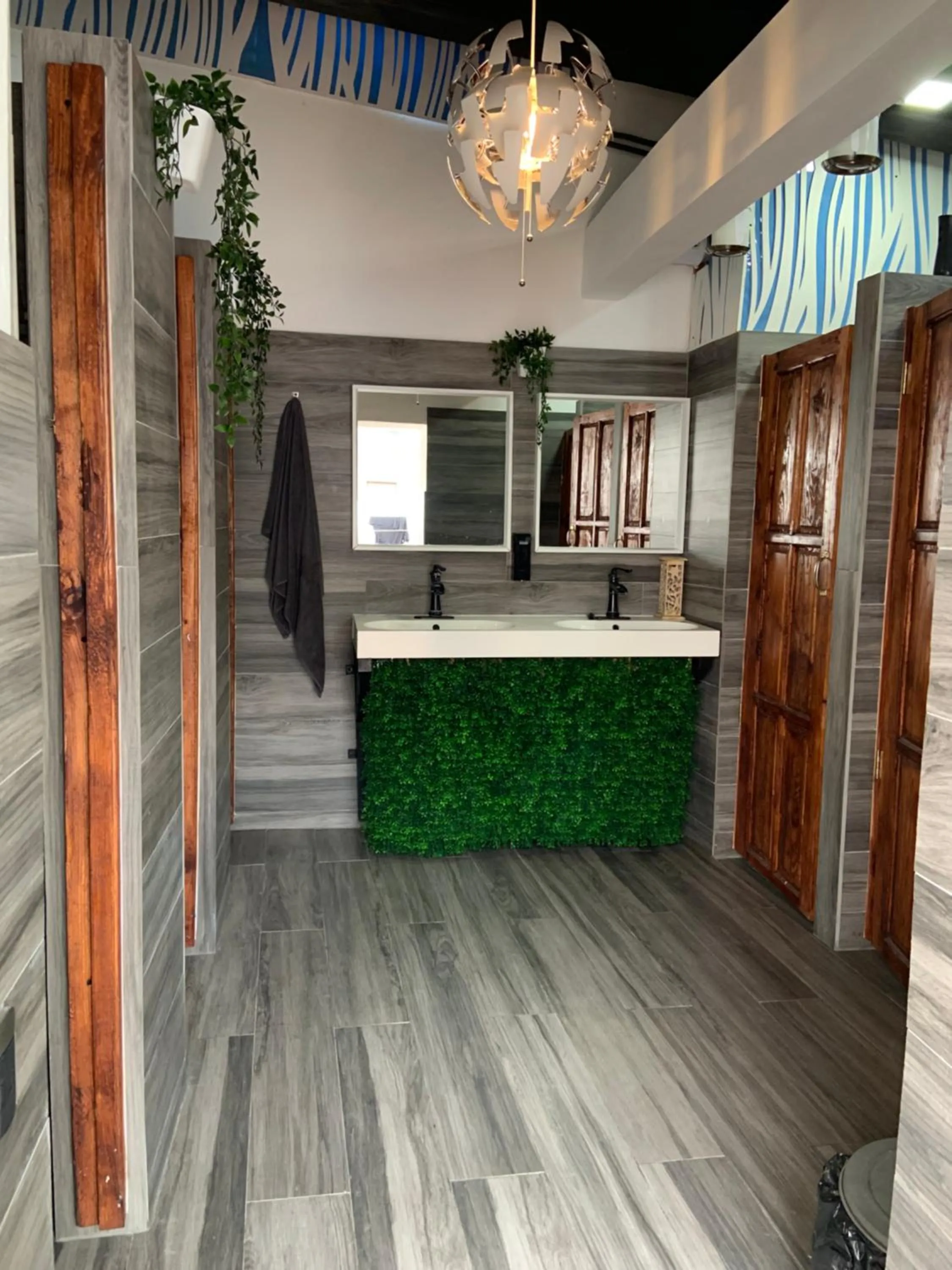 Bathroom in Island Life Hostel