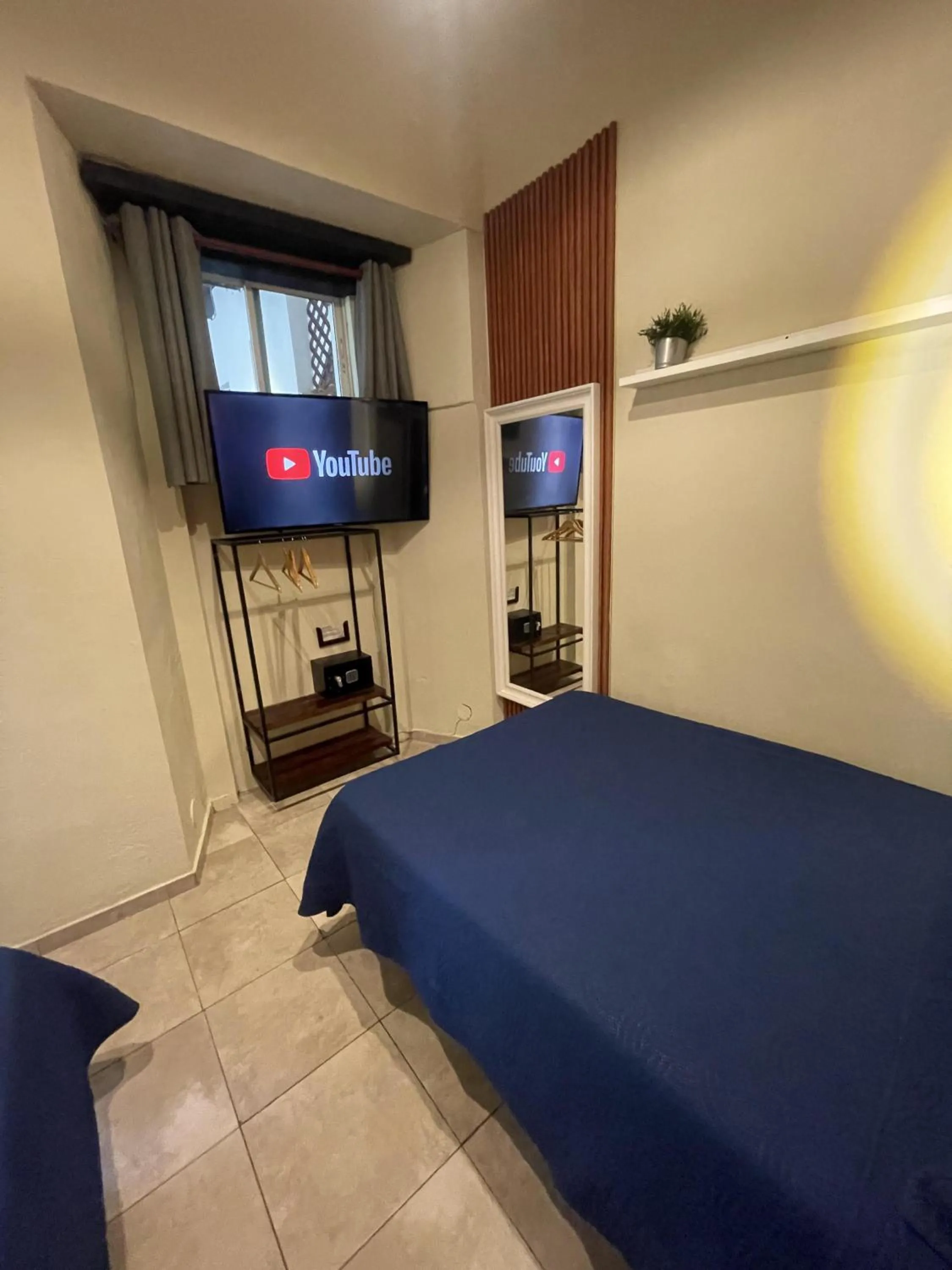 Bedroom, Bed in Island Life Hostel