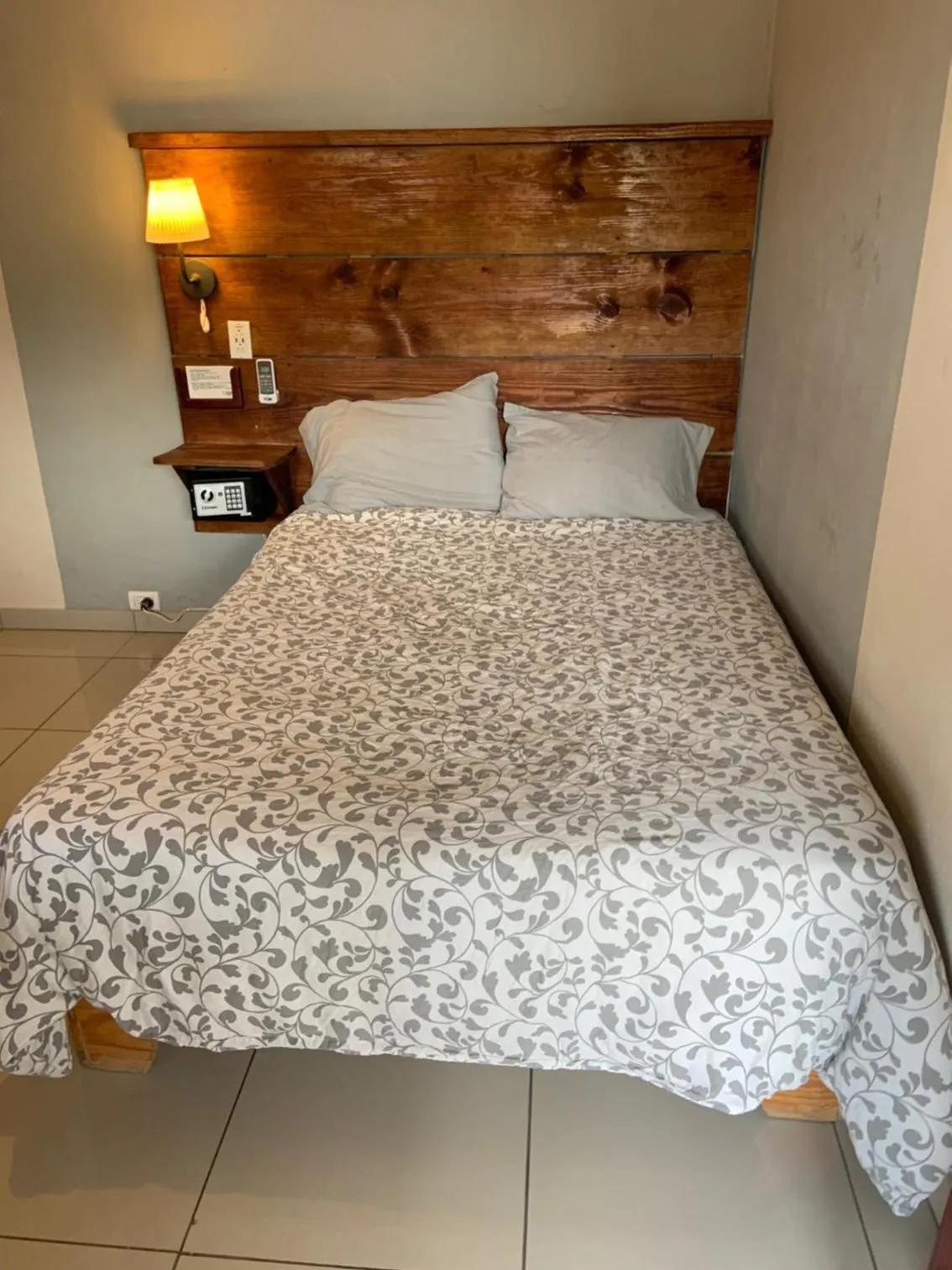 Bedroom, Bed in Island Life Hostel