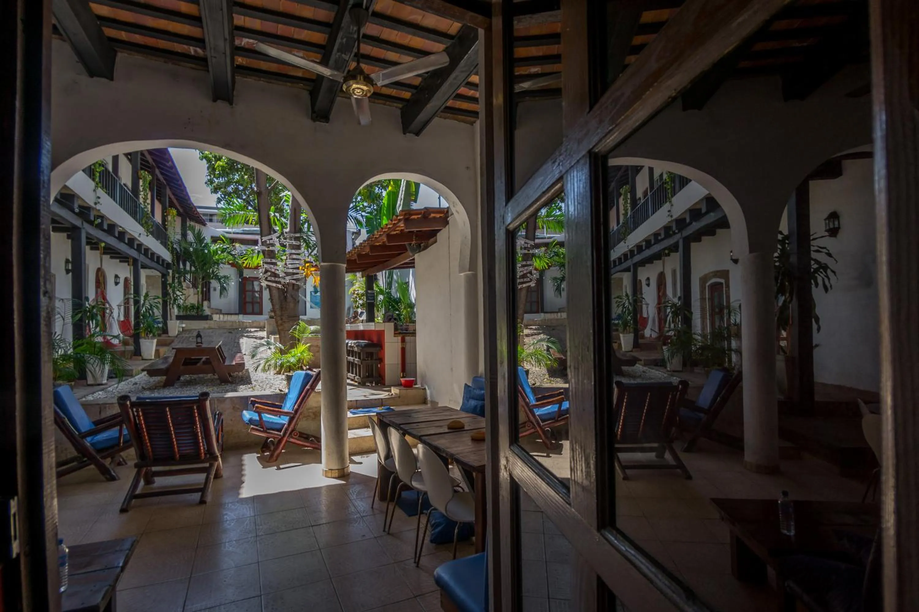 Restaurant/places to eat in Island Life Hostel