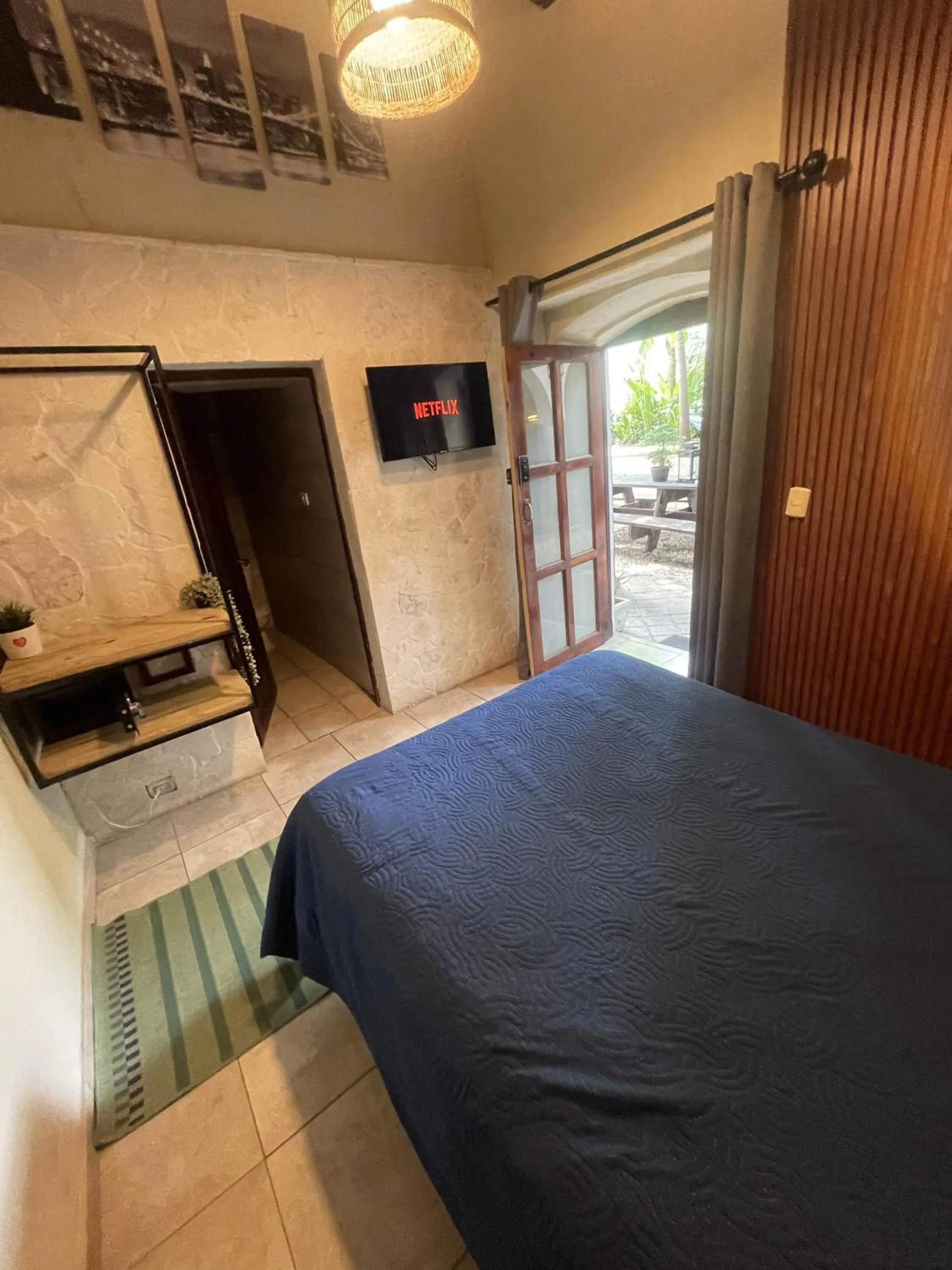 Bedroom, Bed in Island Life Hostel