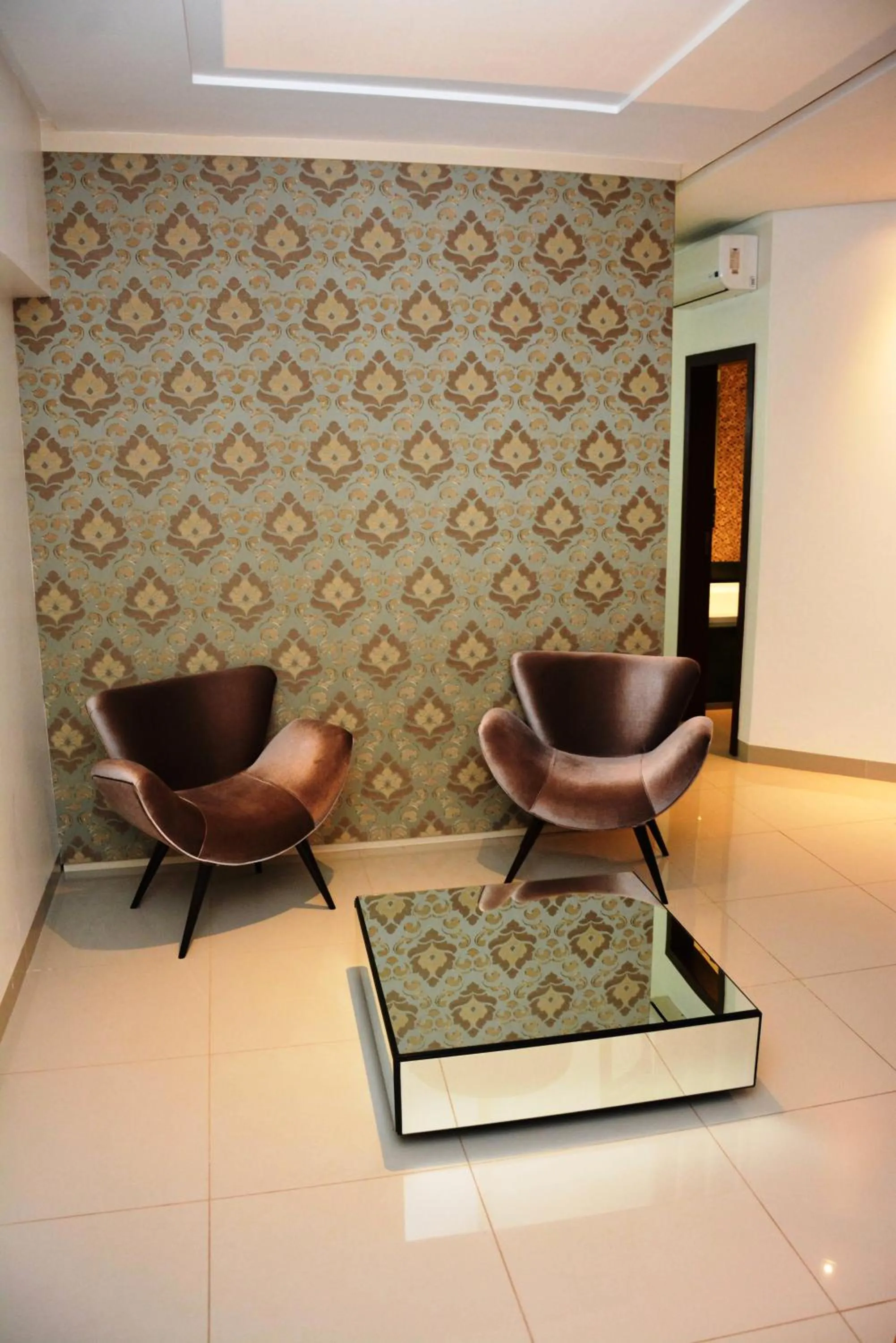 Living room in Gálatas Golden Hotel