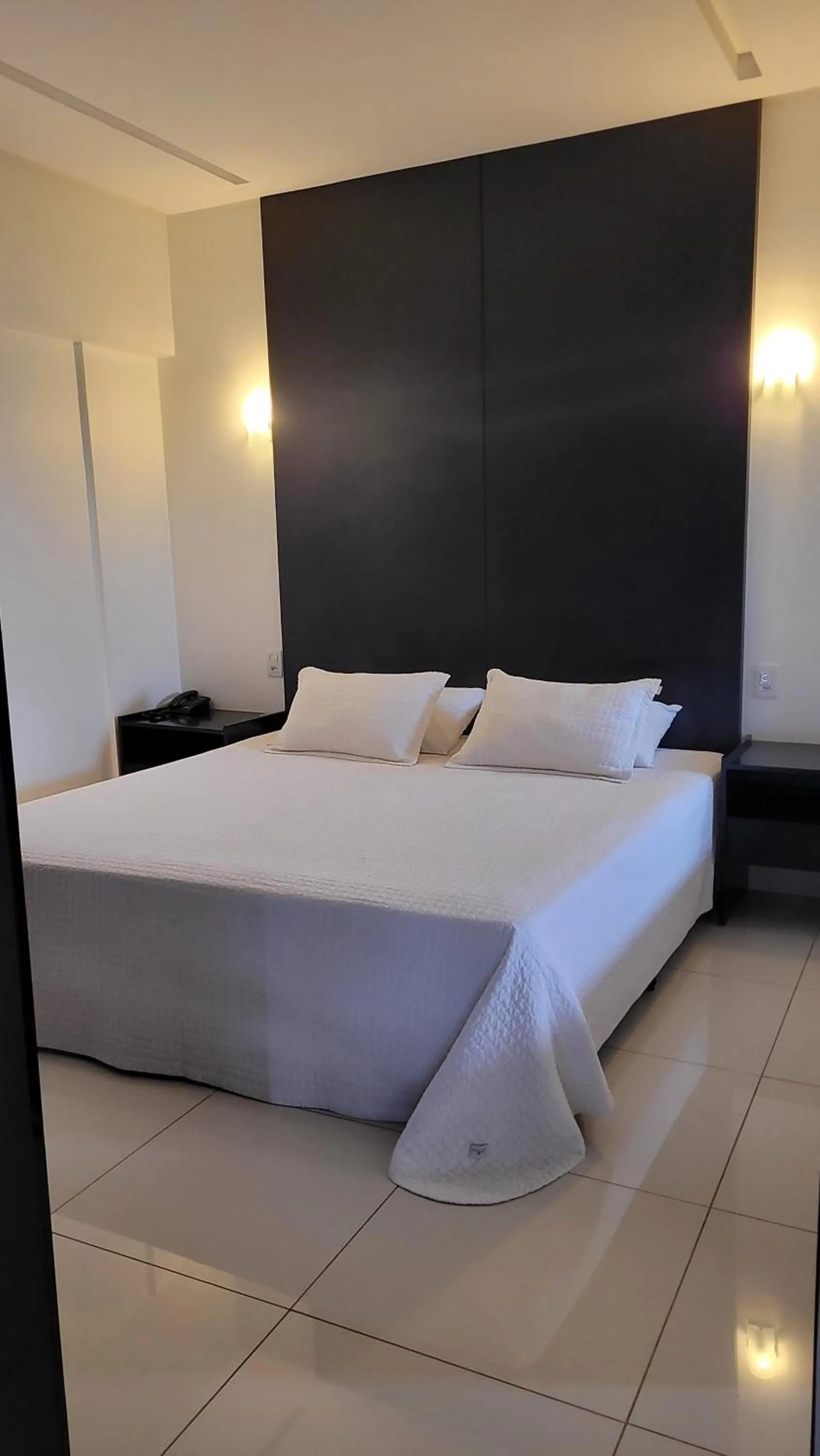 Bed in Gálatas Golden Hotel