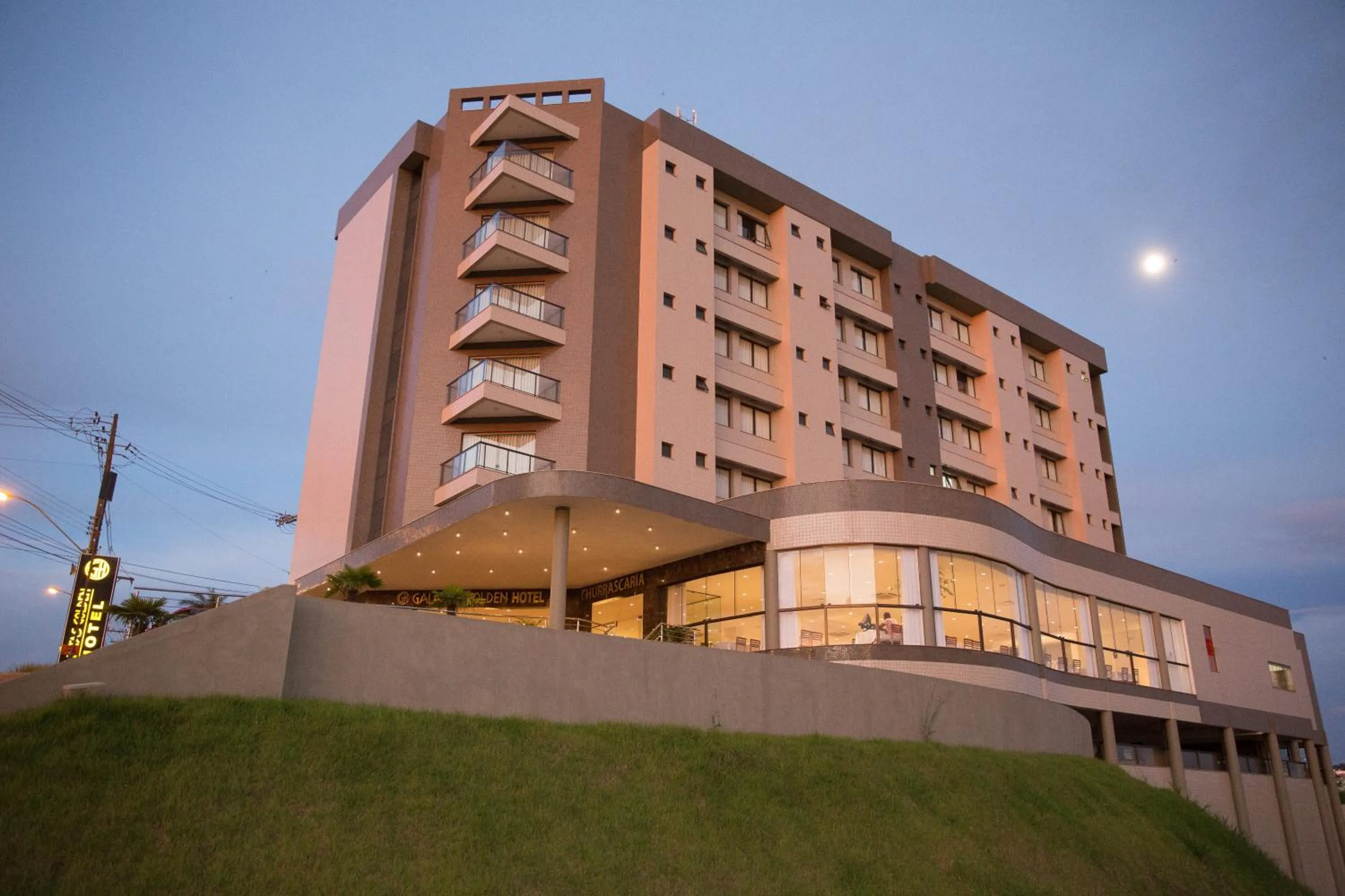 Facade/entrance in Gálatas Golden Hotel