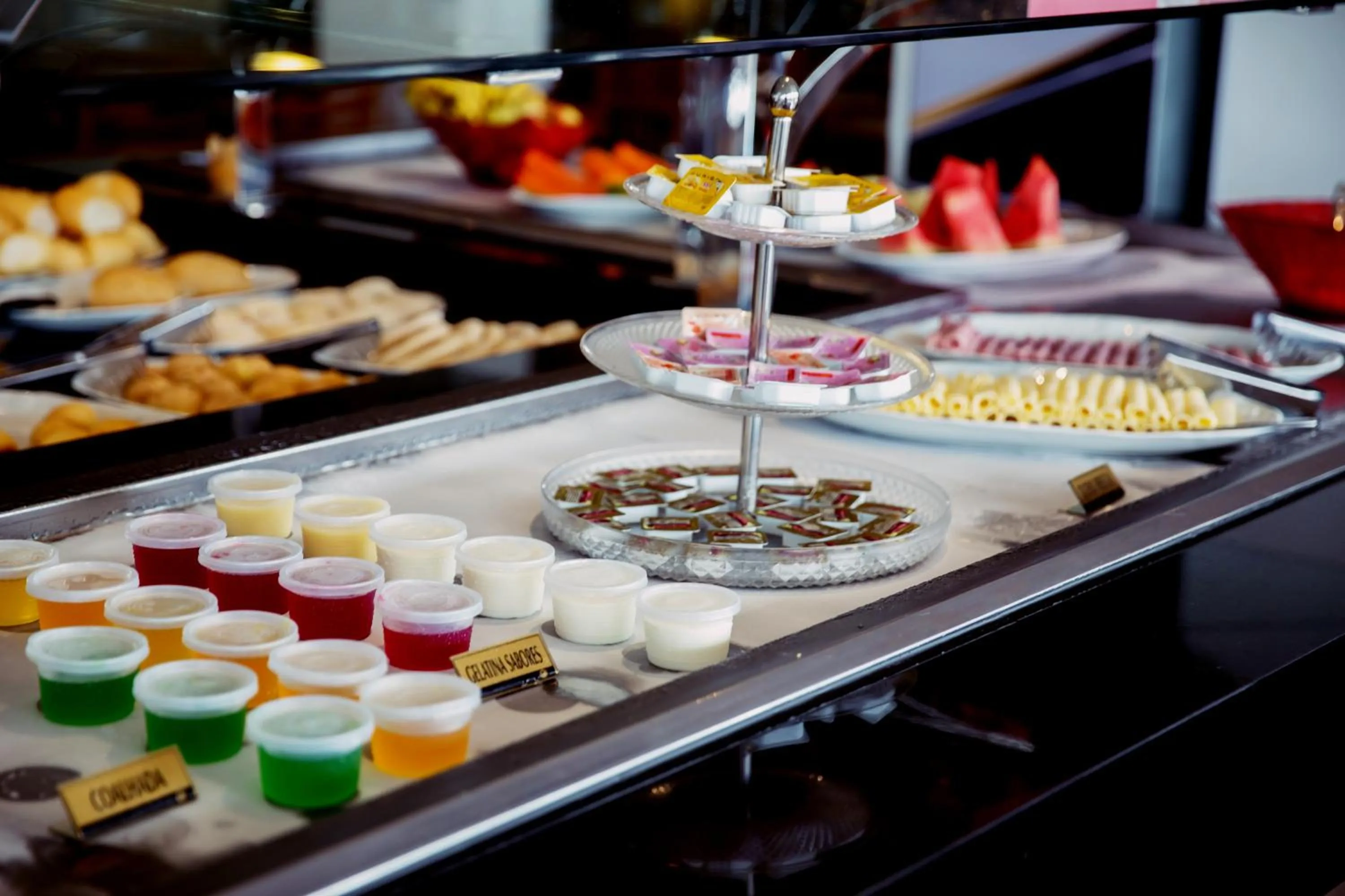 Food and drinks in Gálatas Golden Hotel