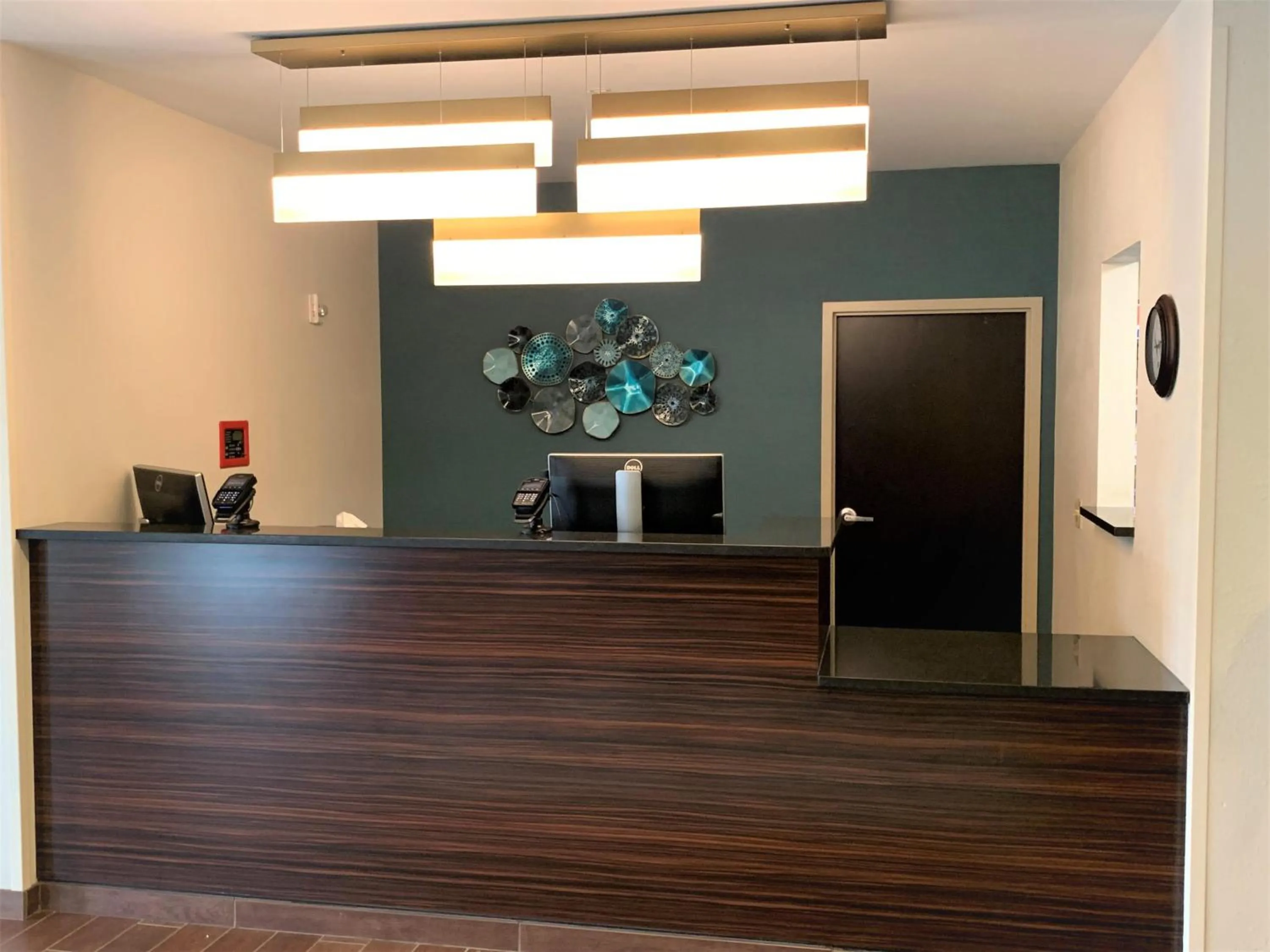 Lobby or reception in SureStay by Best Western Cambridge