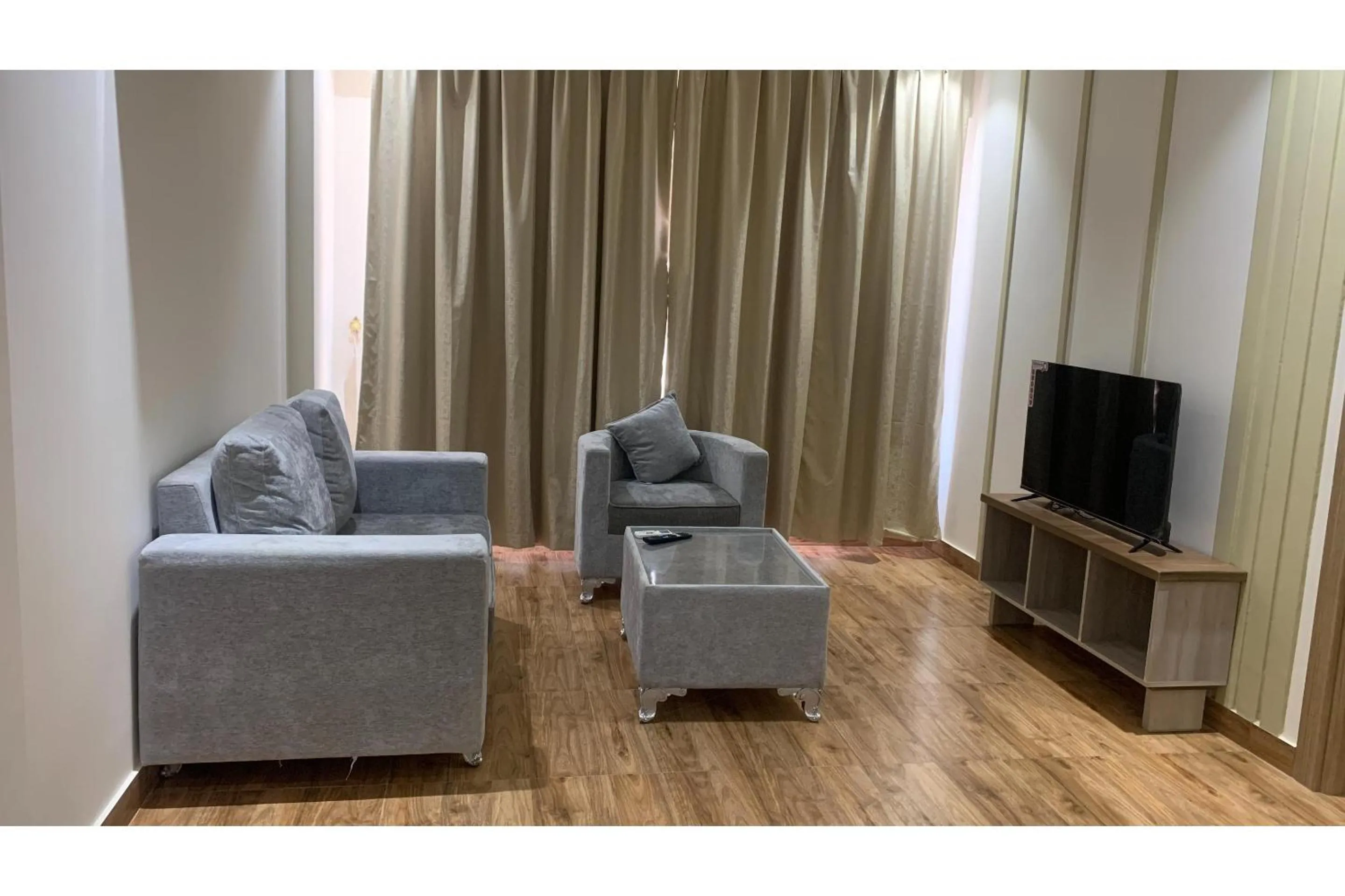 Bedroom in OYO Townhouse 156 Rose Hotel Apartments