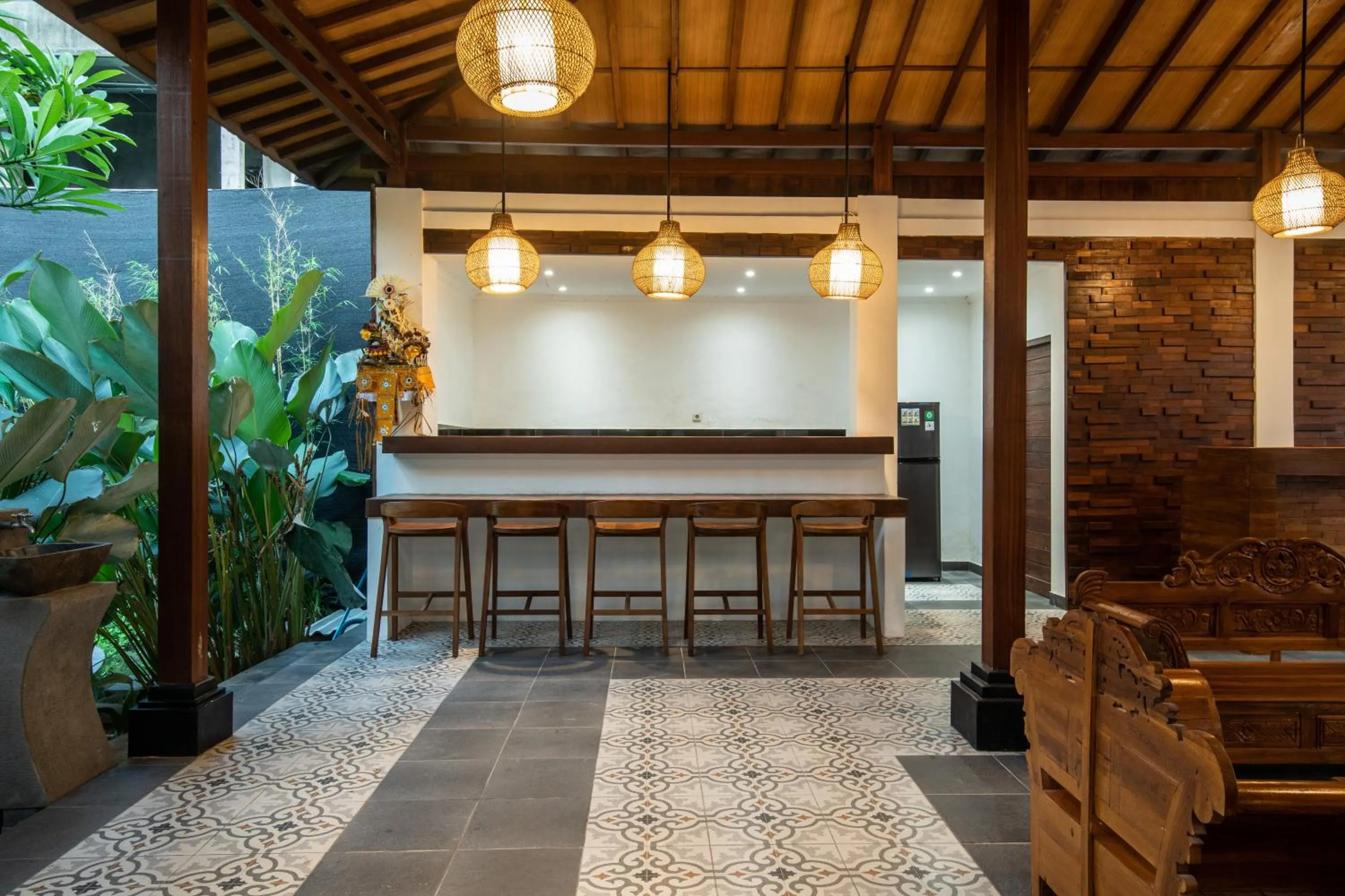 Communal lounge/ TV room in Cove Dadeka