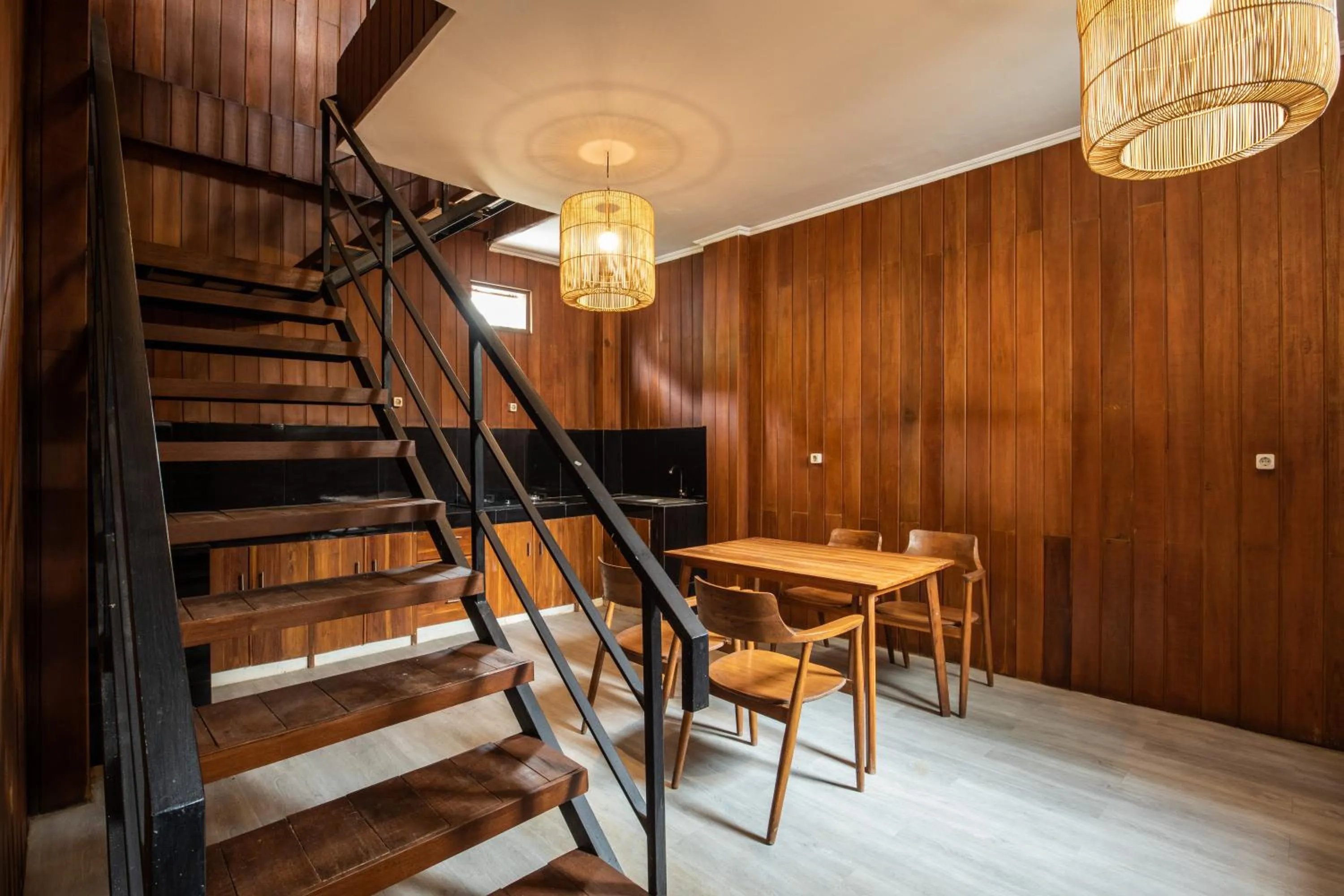 Dining area in Cove Dadeka