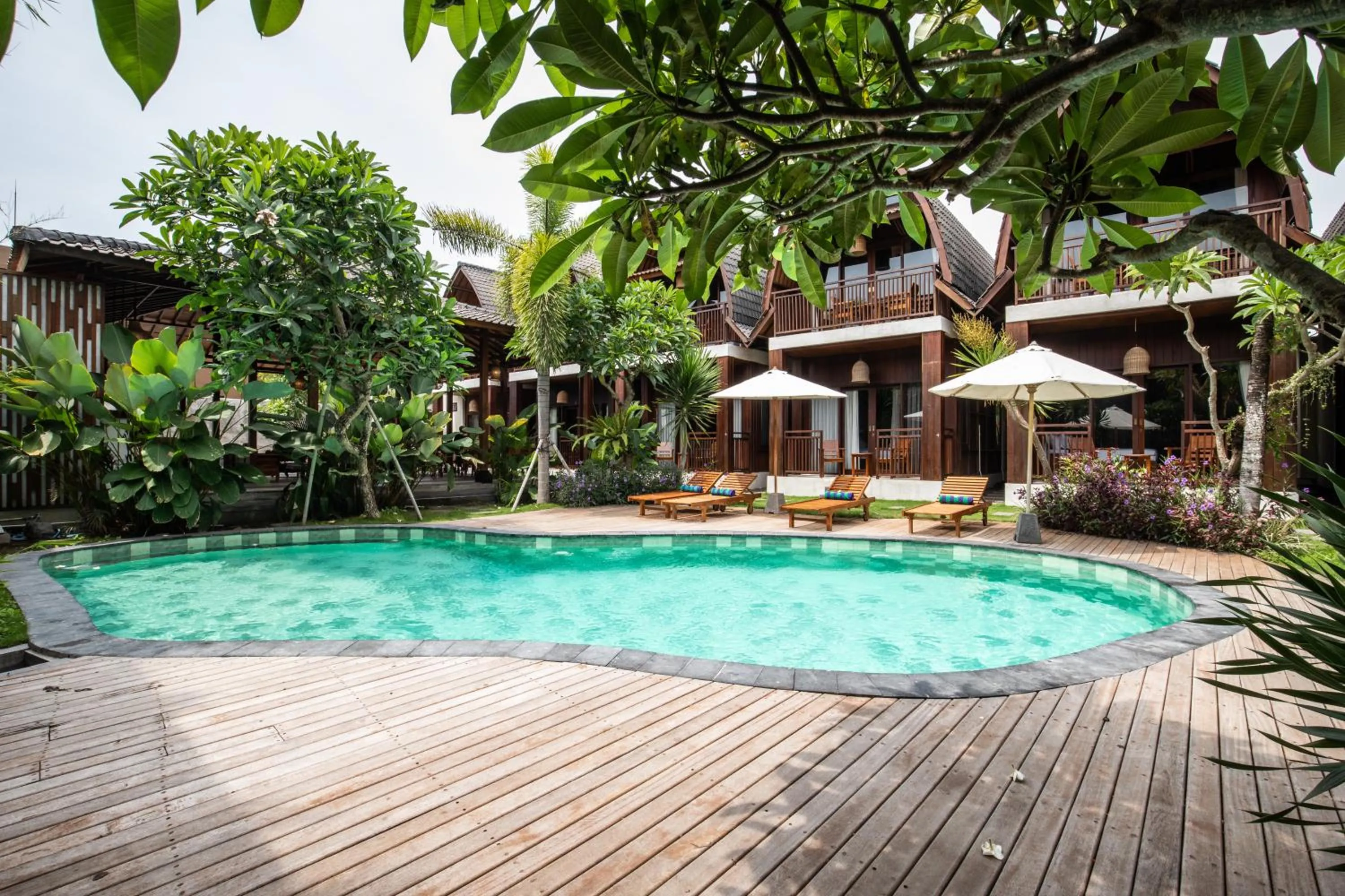 Swimming pool in Cove Dadeka