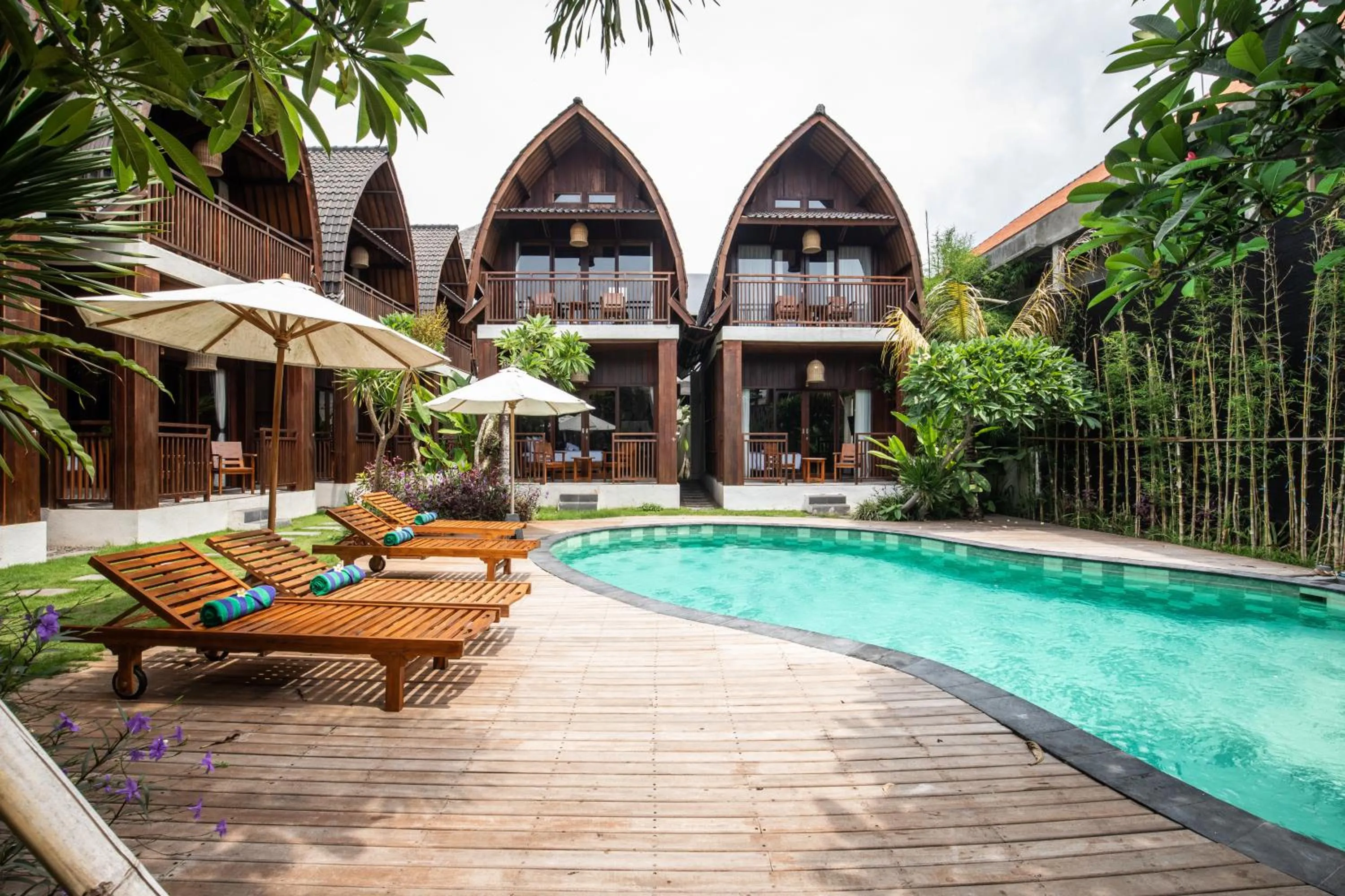 Swimming pool in Cove Dadeka