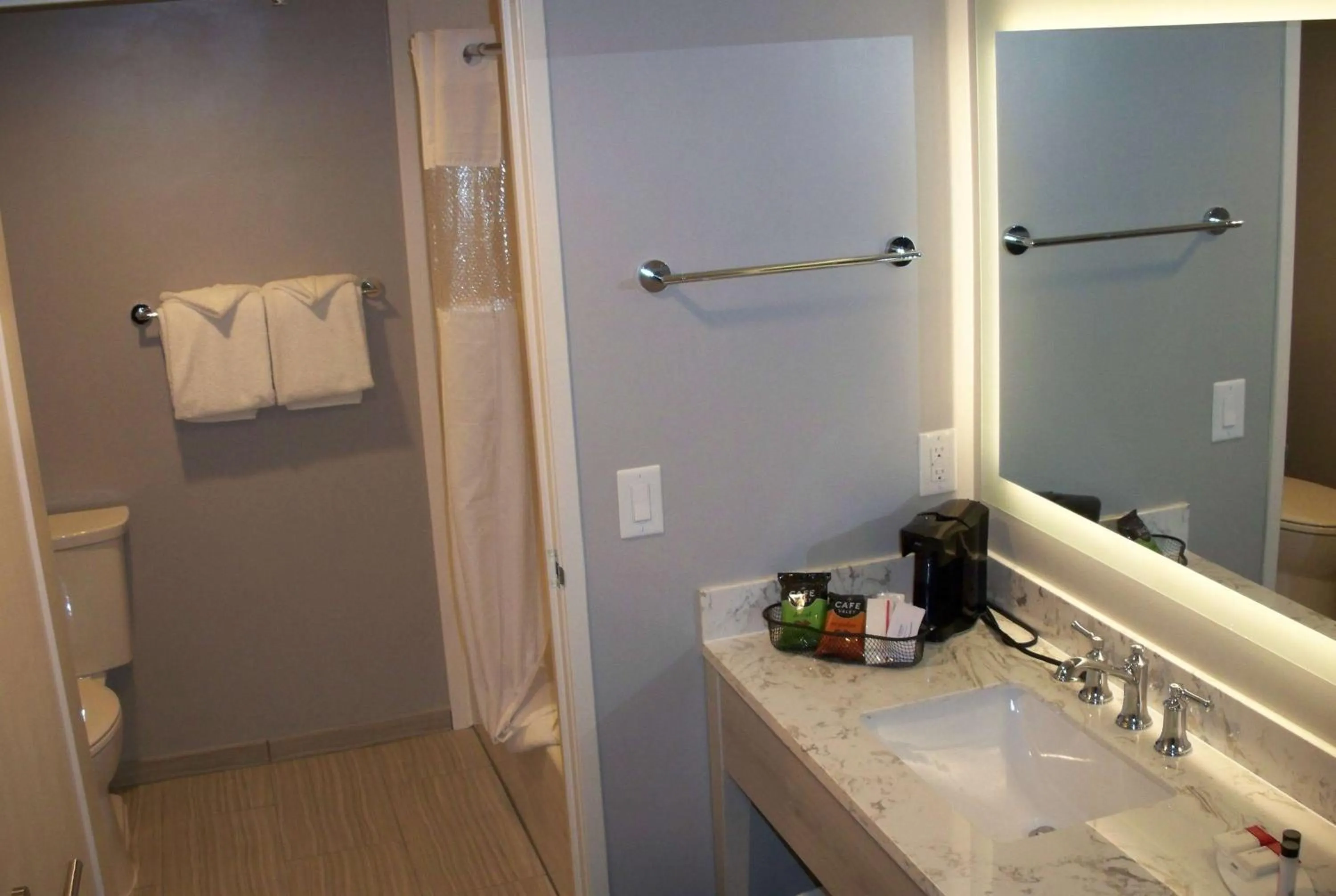 Bathroom in Ramada by Wyndham Burbank Airport
