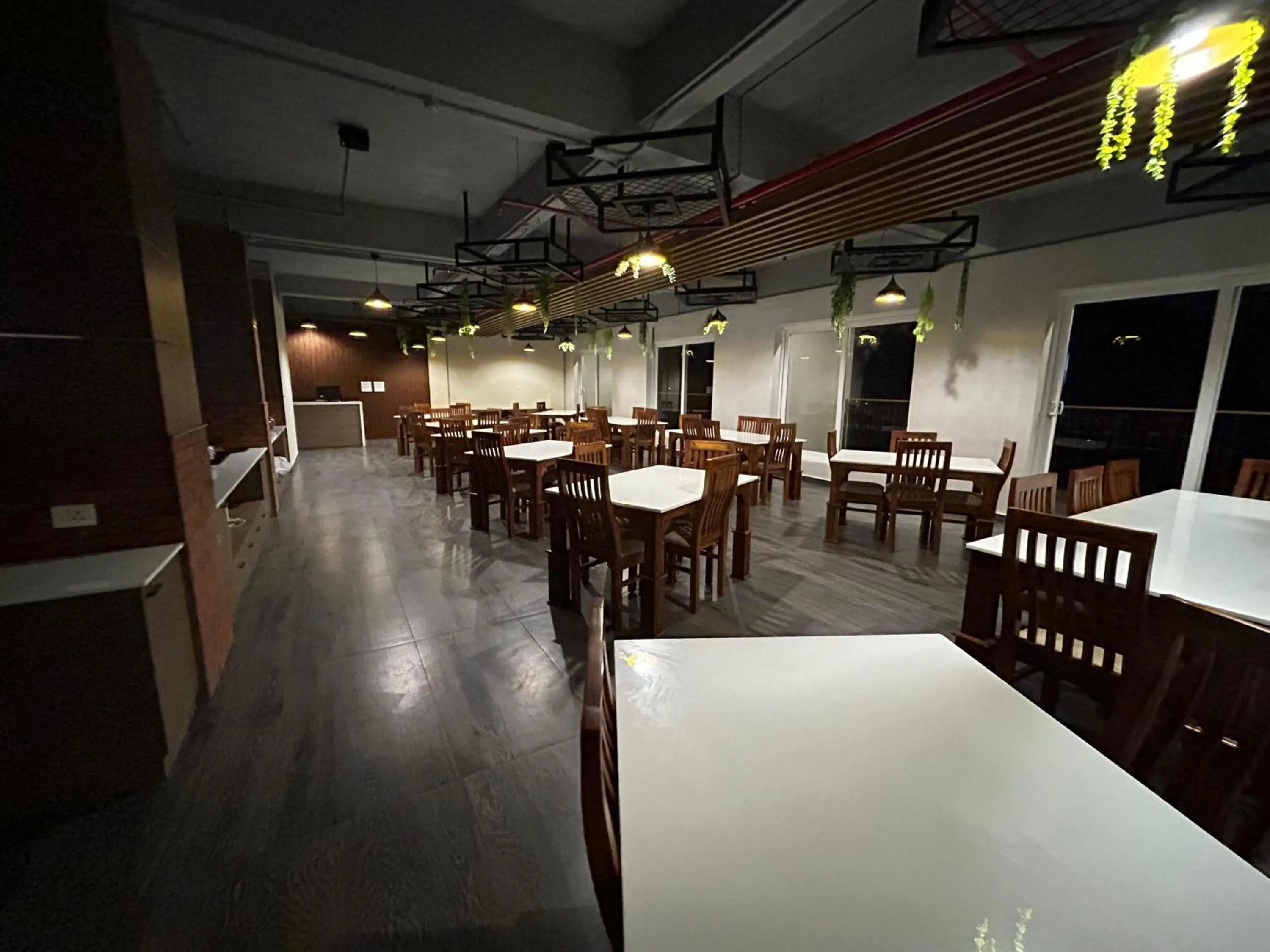 Restaurant/places to eat in VAGA NAKSHATHRA SUITES