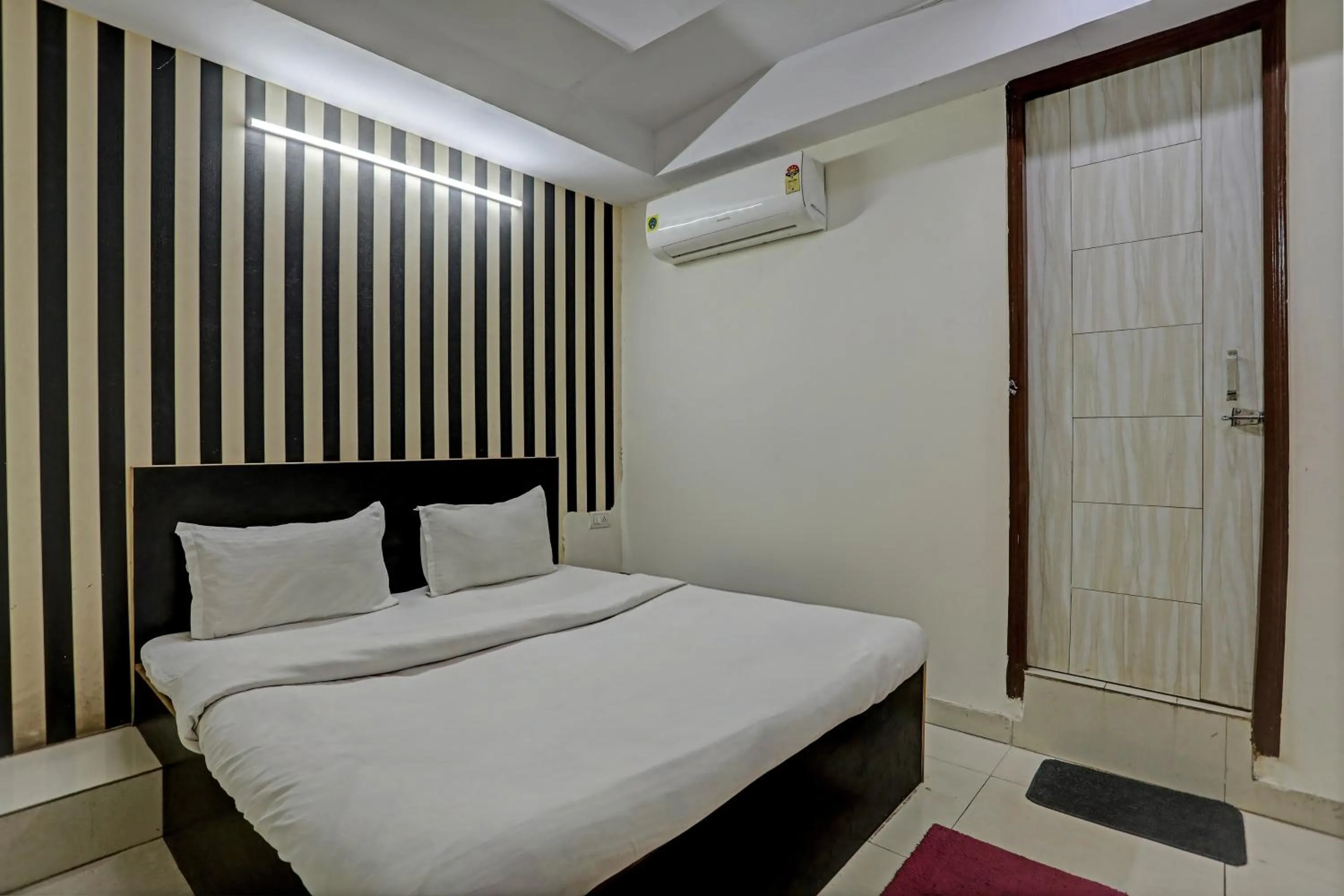 Bedroom, Bed in Hotel O Kanak palace