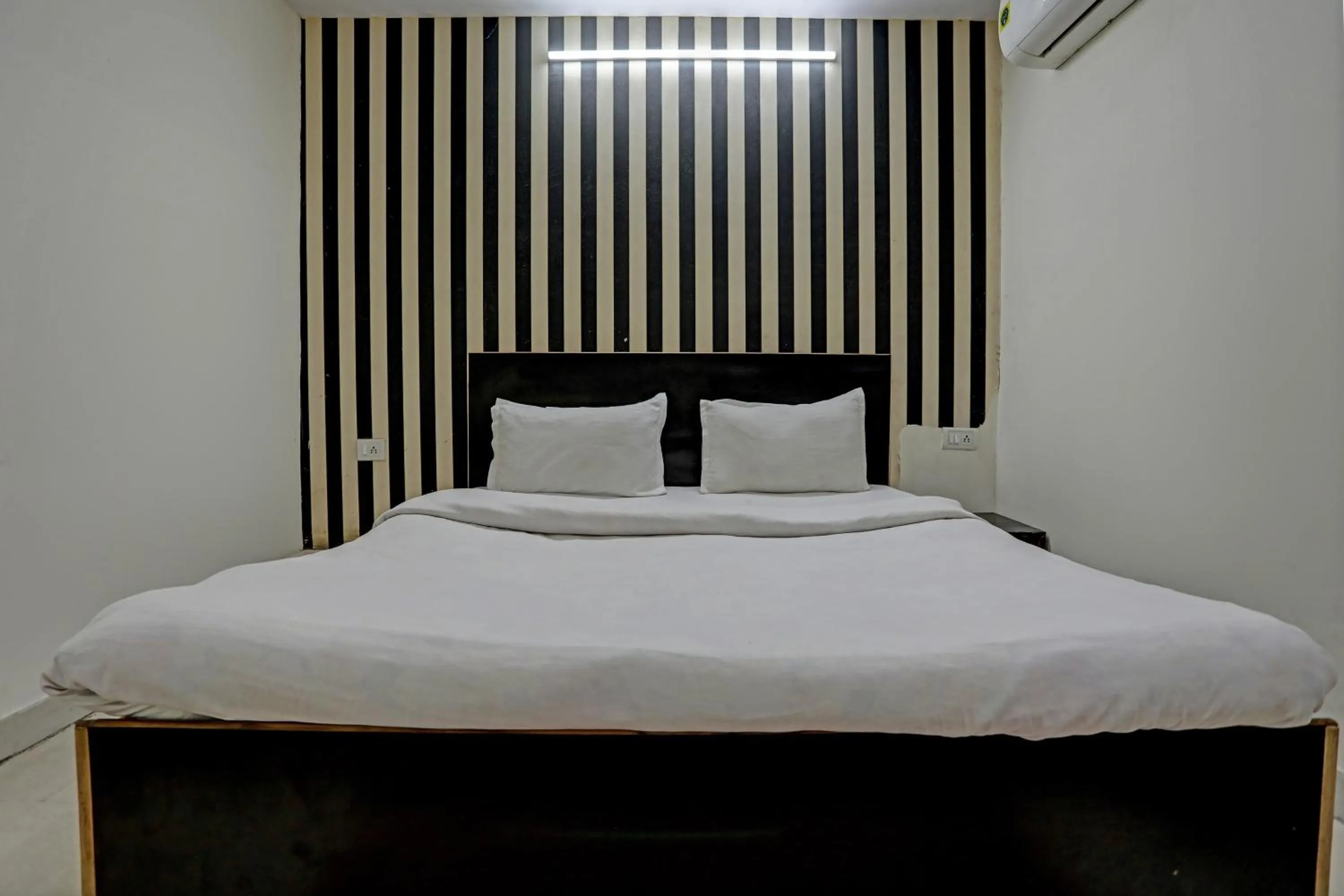 Bedroom, Bed in Hotel O Kanak palace