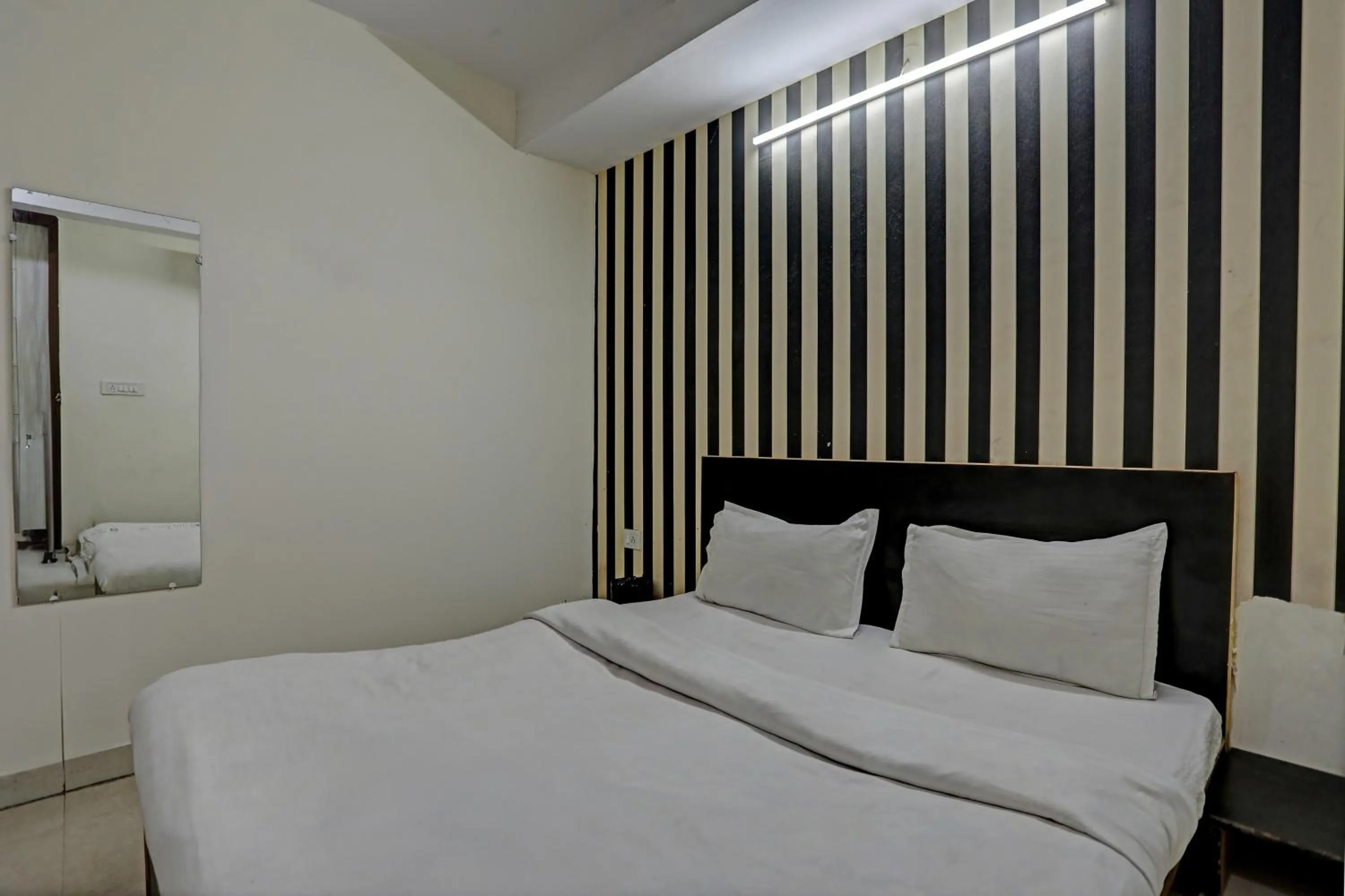 Bedroom, Bed in Hotel O Kanak palace