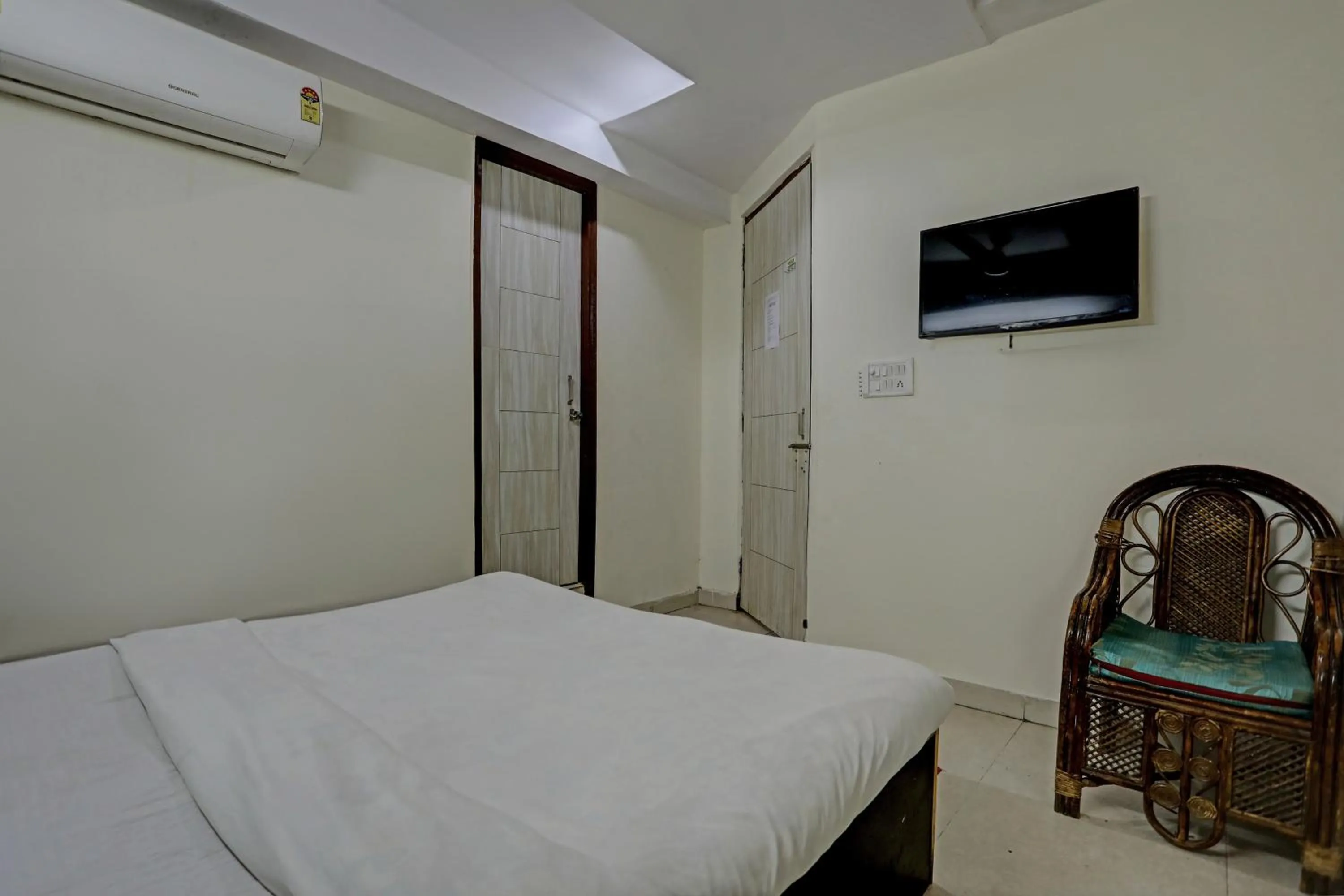 Bedroom, Bed in Hotel O Kanak palace