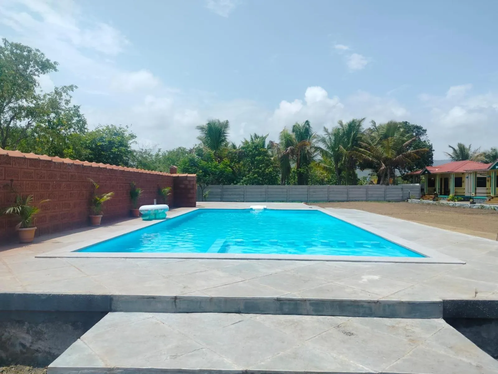 Swimming pool in Tarangan Resort
